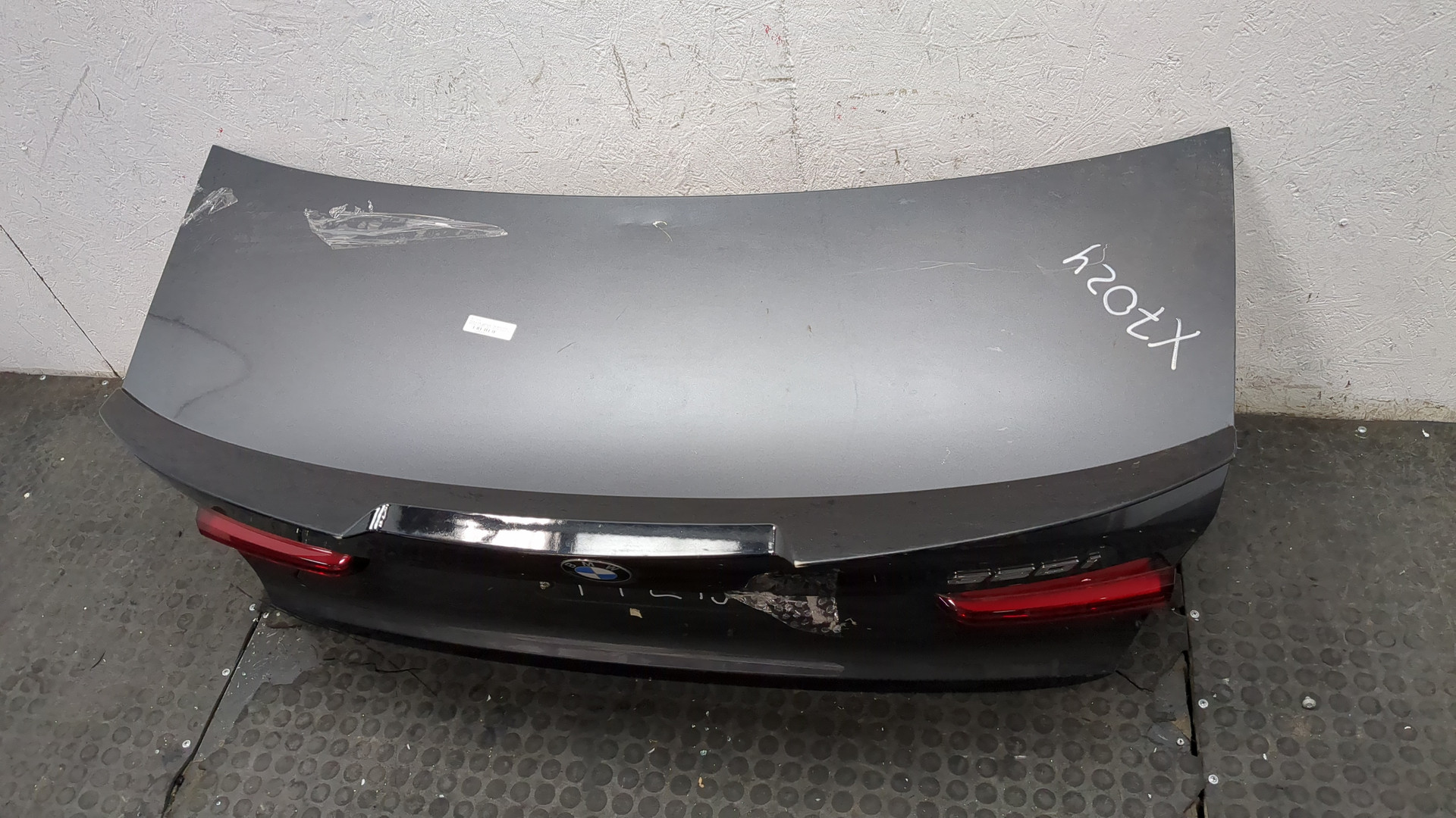 Дверь багажника