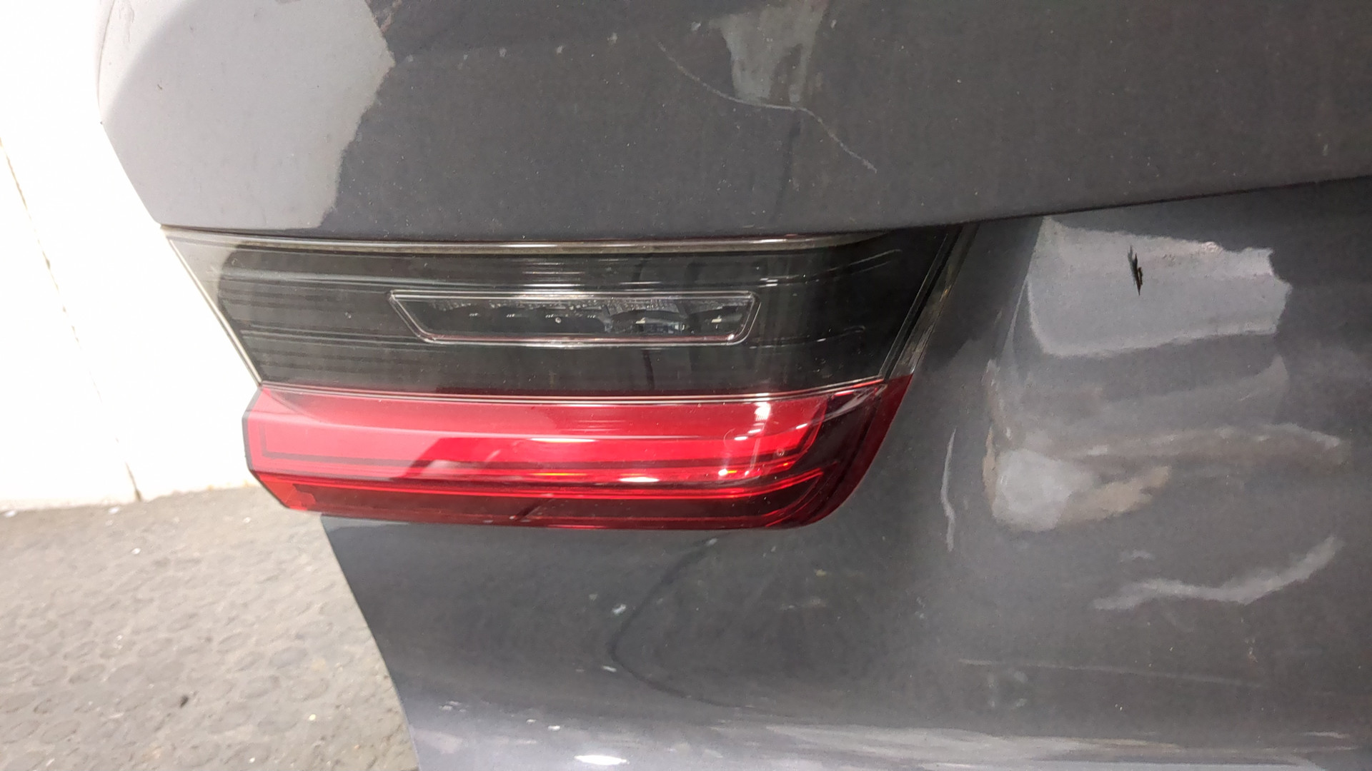 Дверь багажника