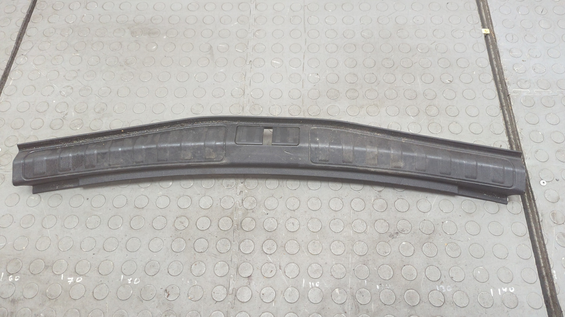 Обшивка багажника