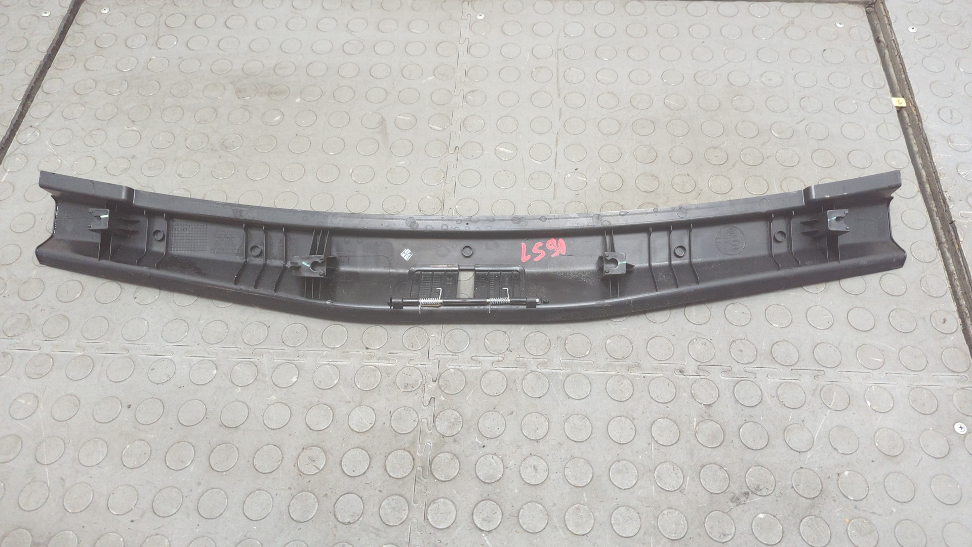 Обшивка багажника