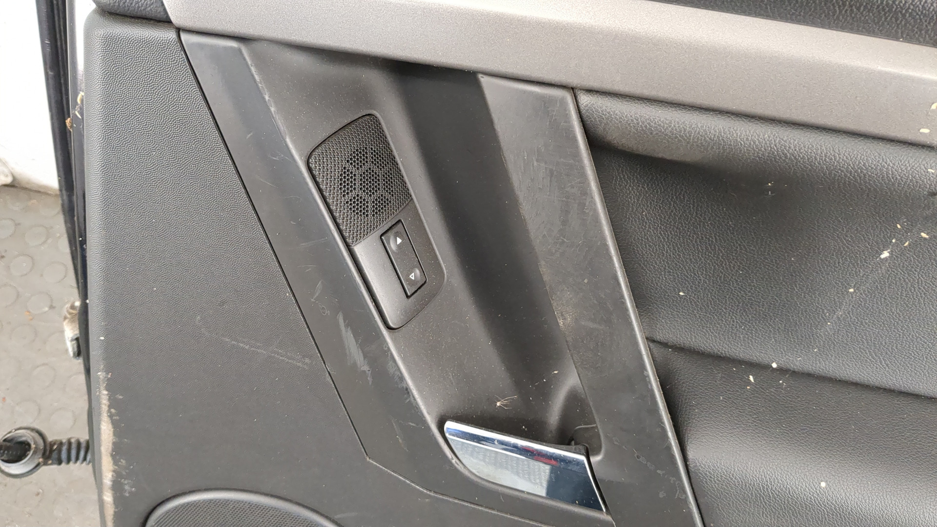 Дверь задняя правая