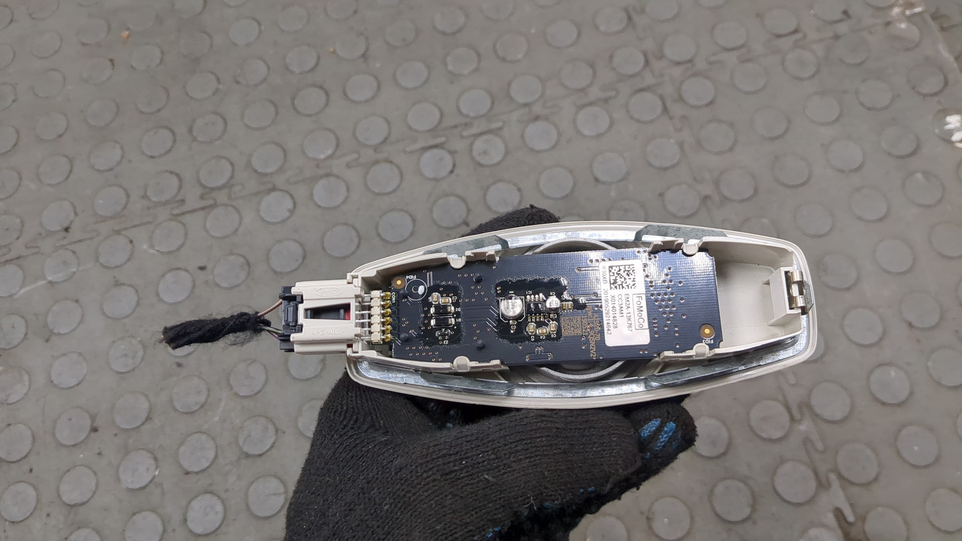 Плафон салонный