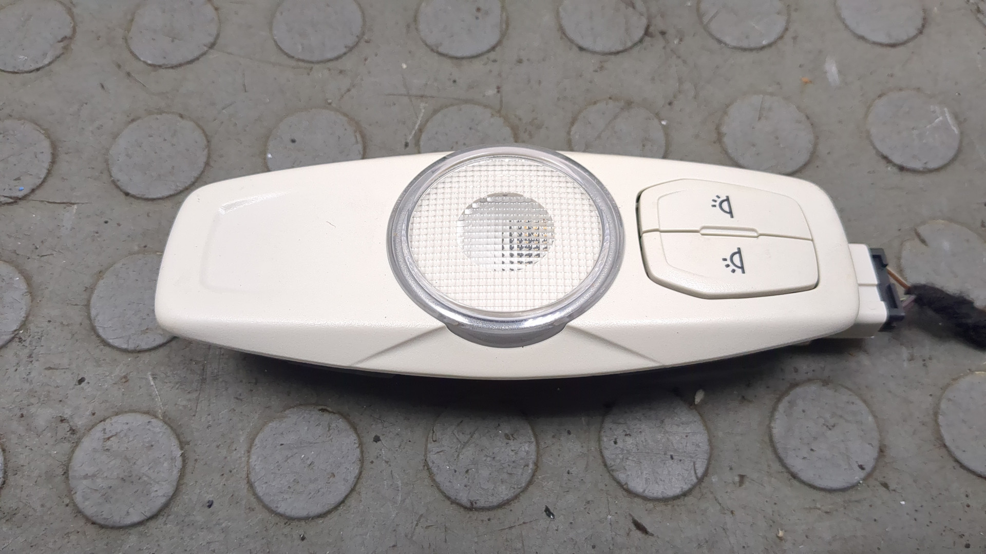 Плафон салонный