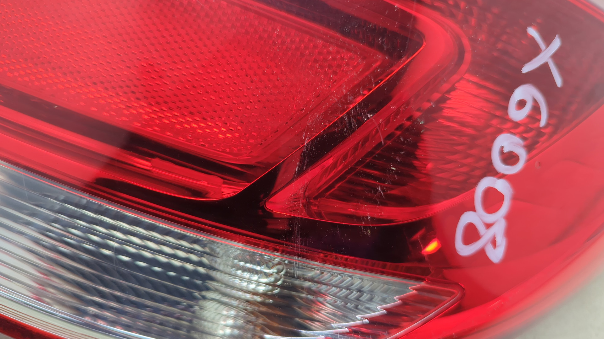 Фонарь задний правый