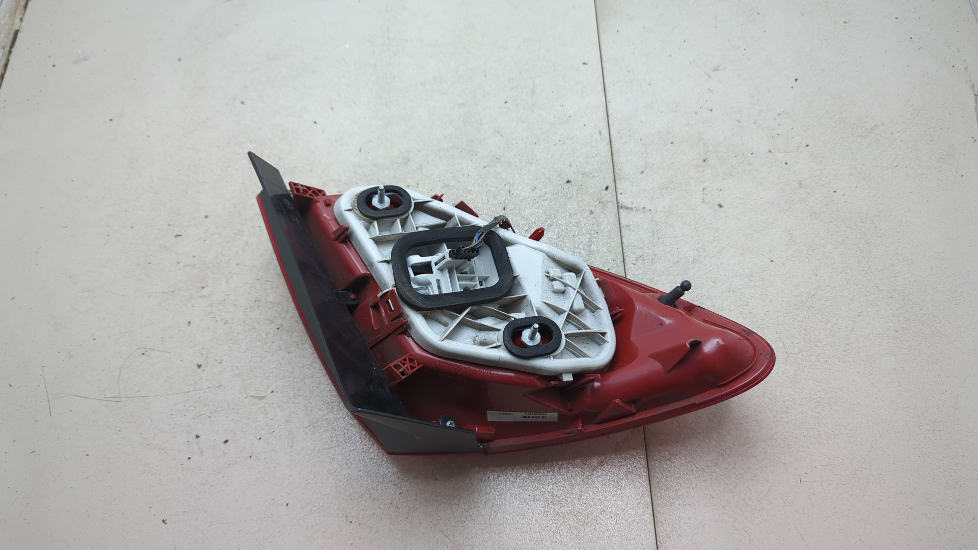 Фонарь задний левый