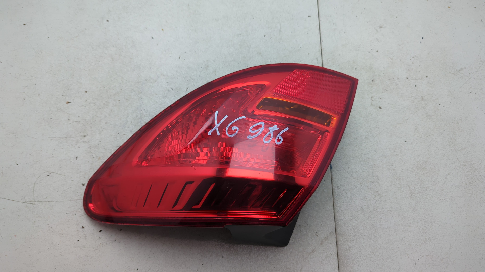 Фонарь задний левый