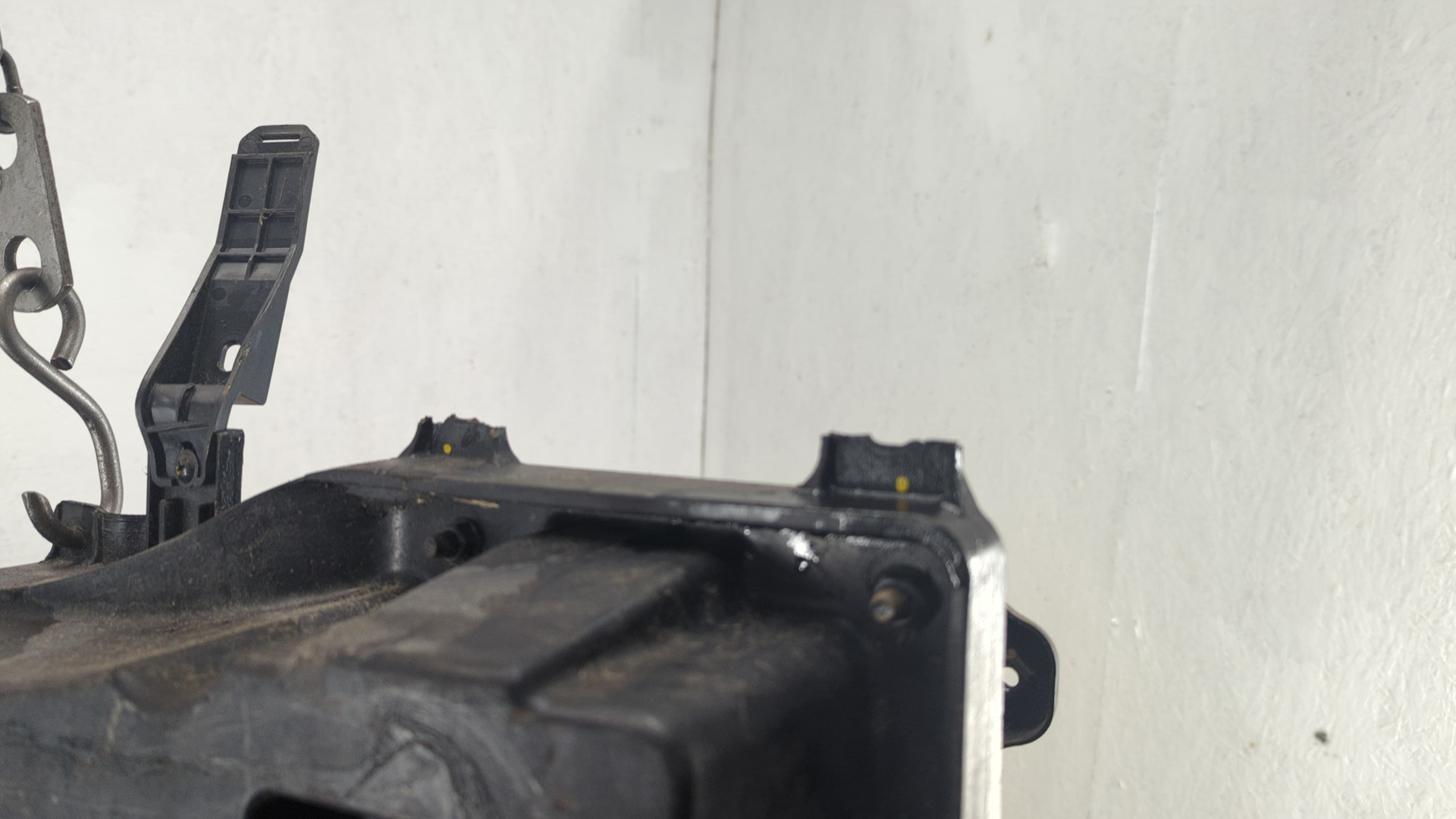 Усилитель заднего бампера