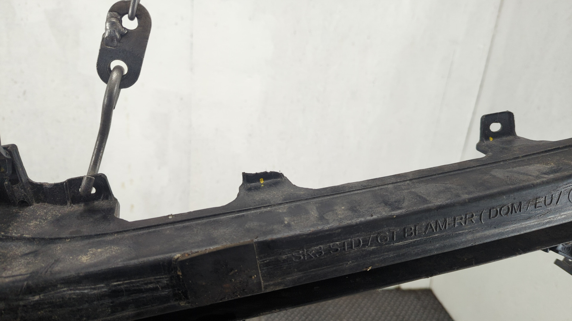 Усилитель заднего бампера