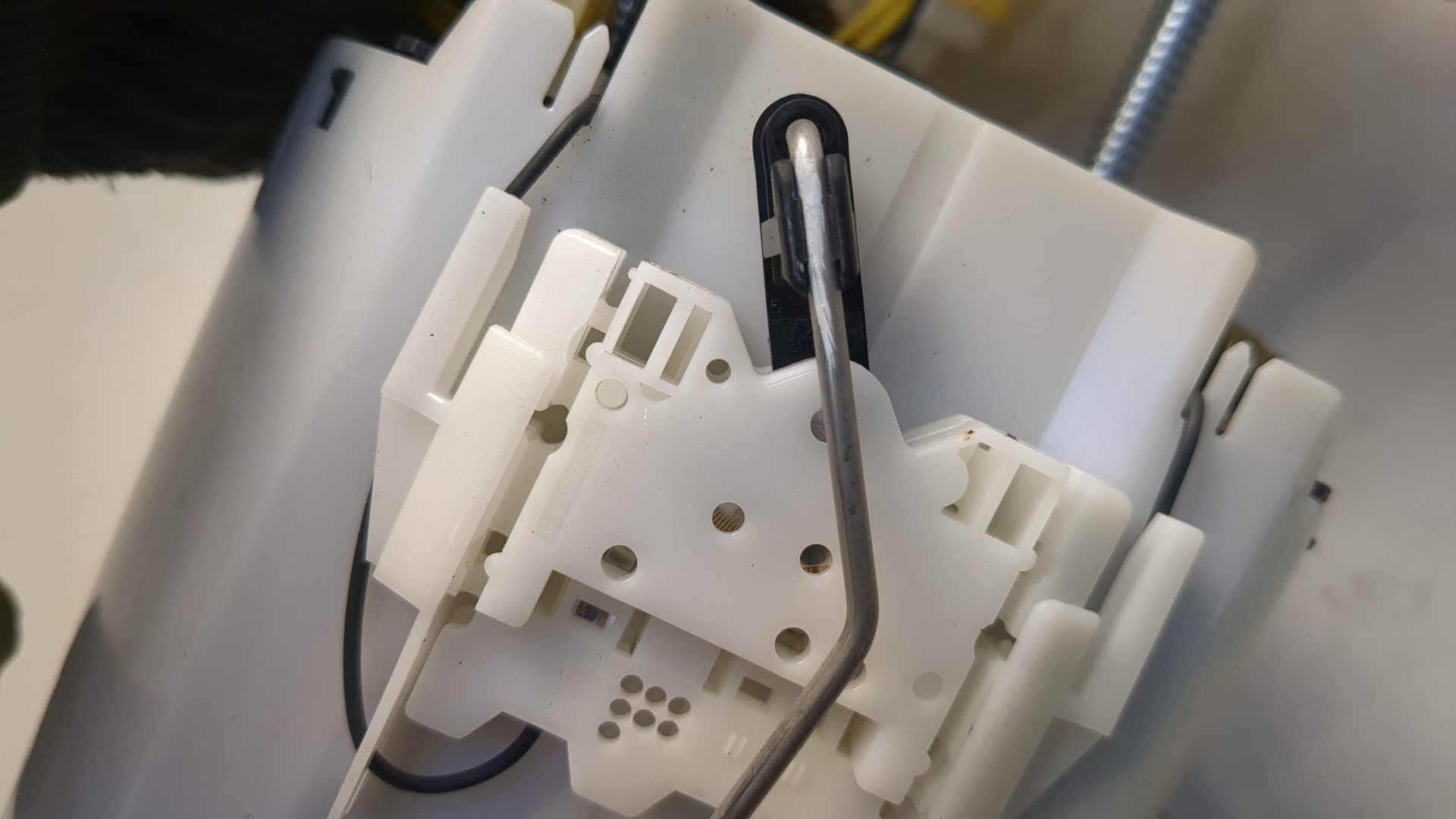 Насос топливный электрический