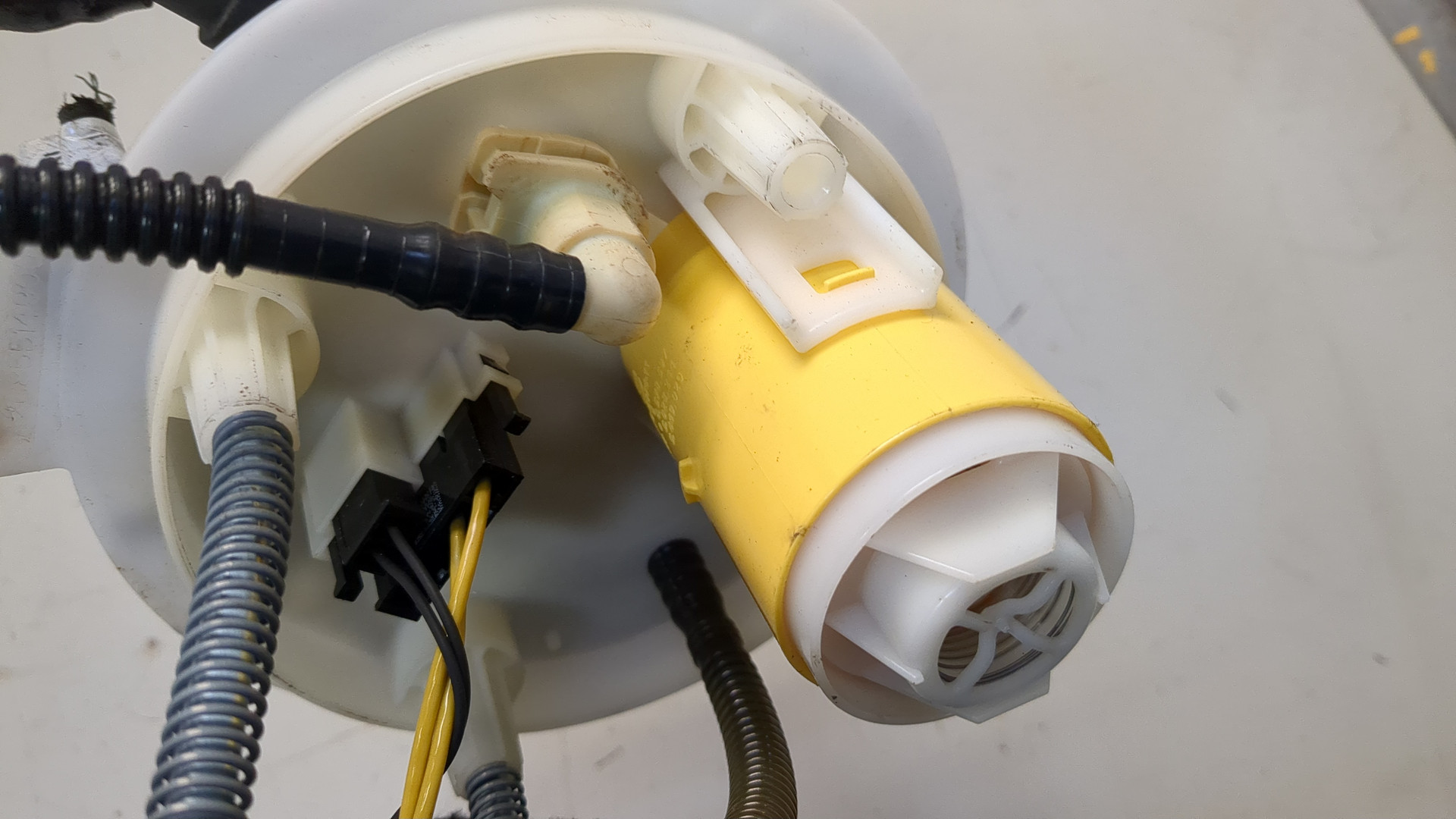 Насос топливный электрический