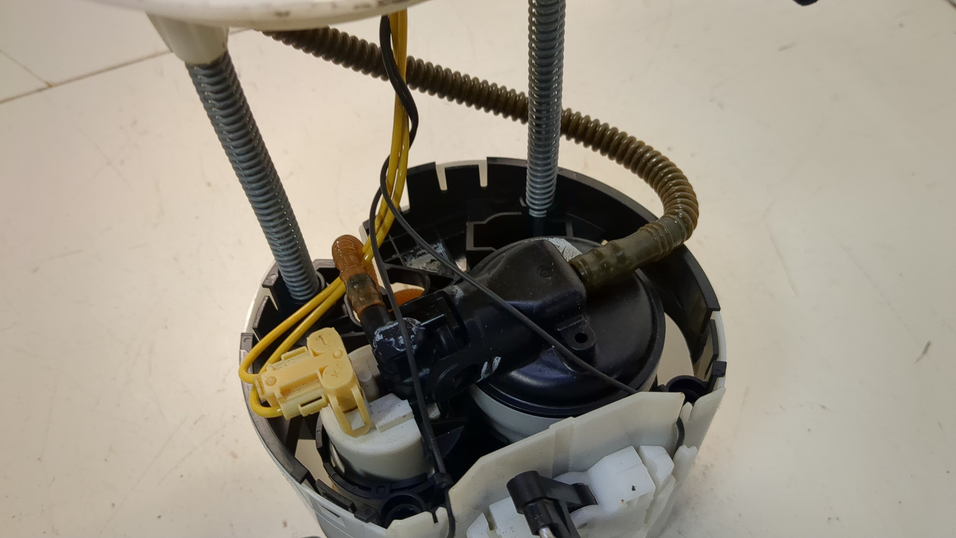 Насос топливный электрический