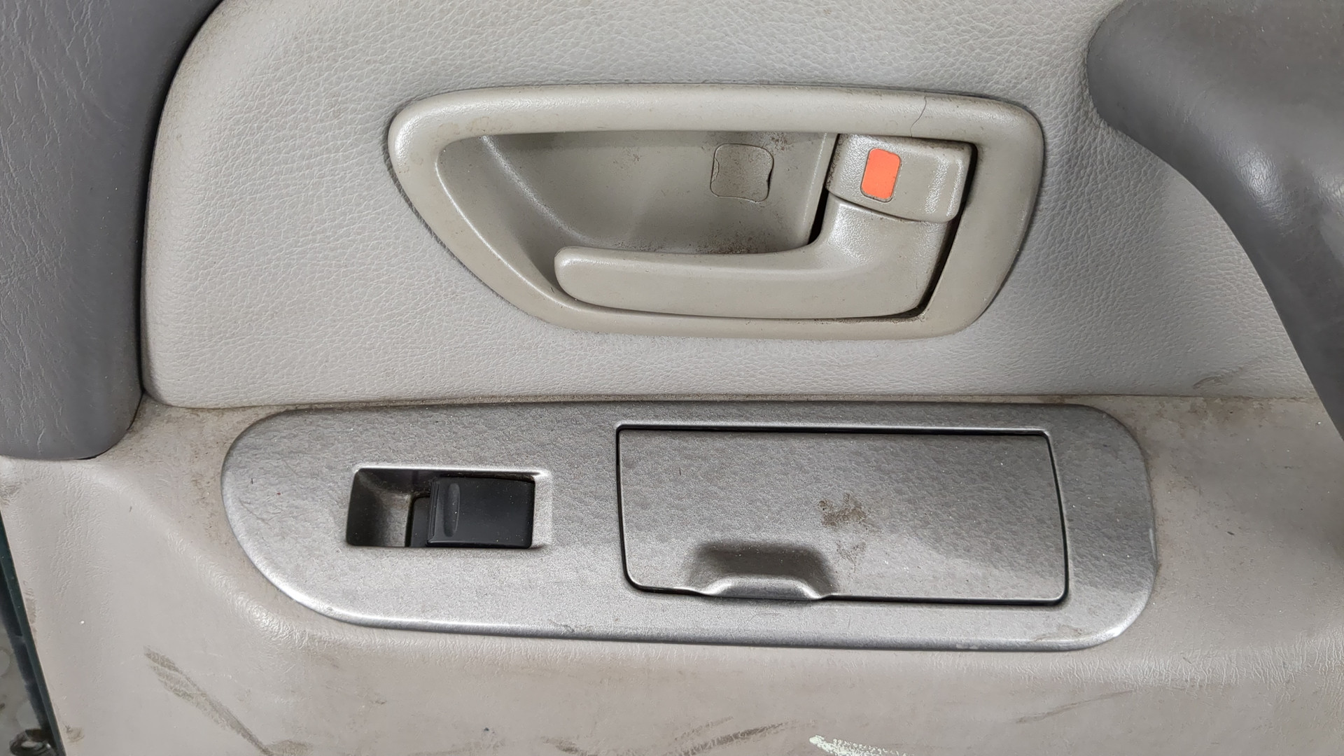 Дверь задняя правая