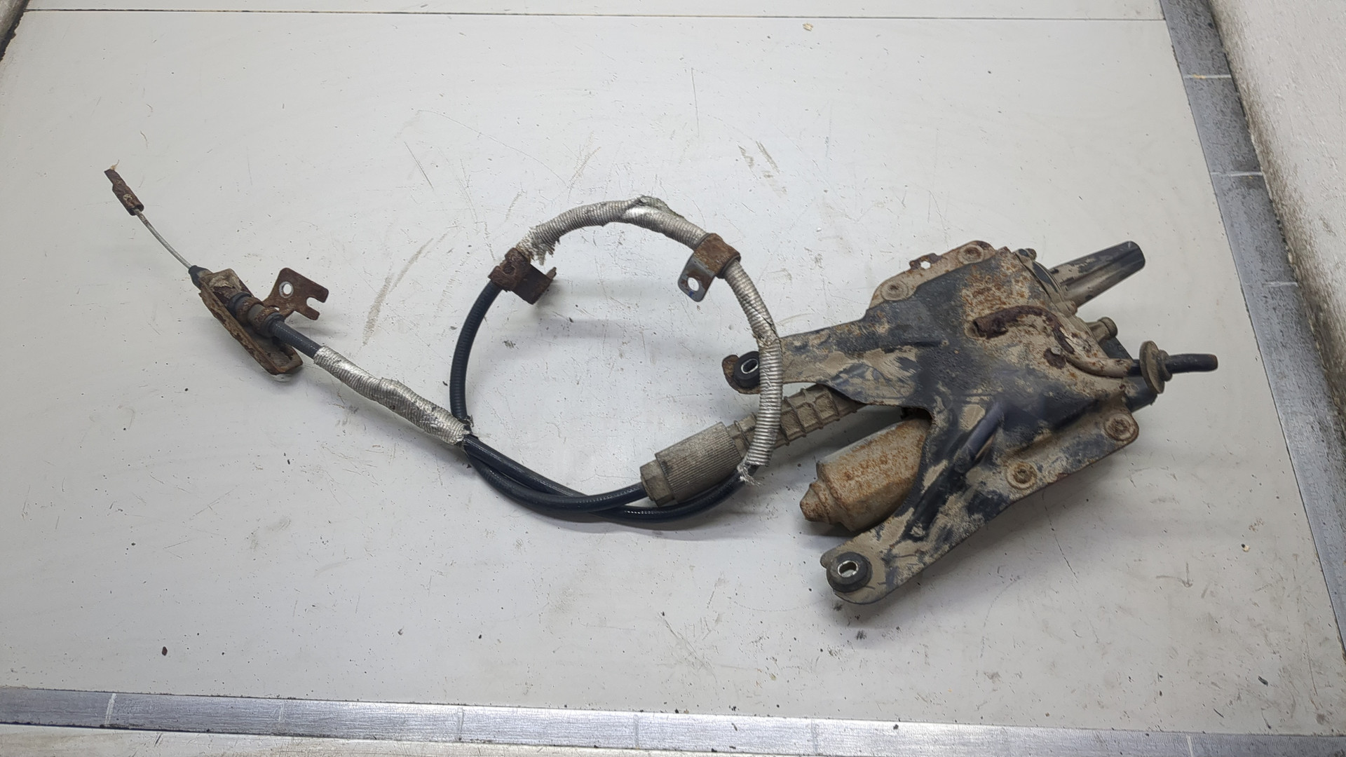 Моторчик стояночного тормоза