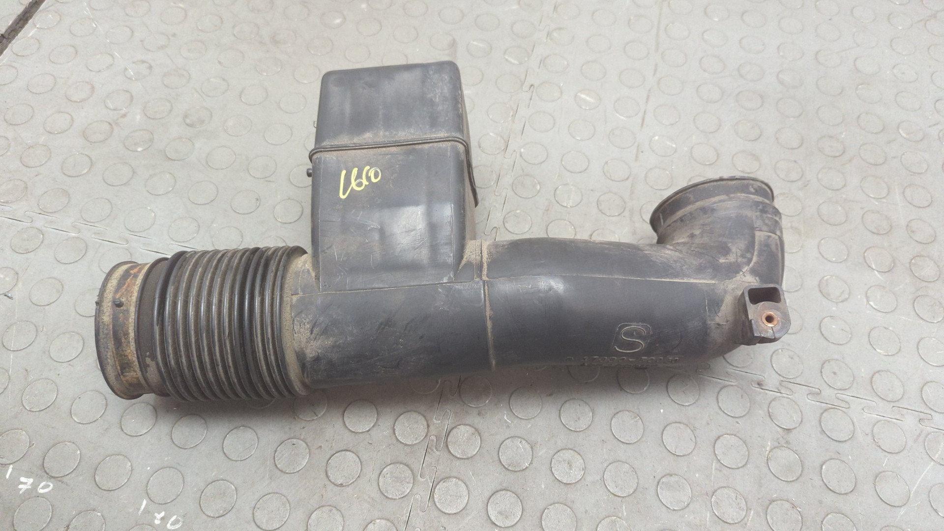 Патрубок воздушного фильтра