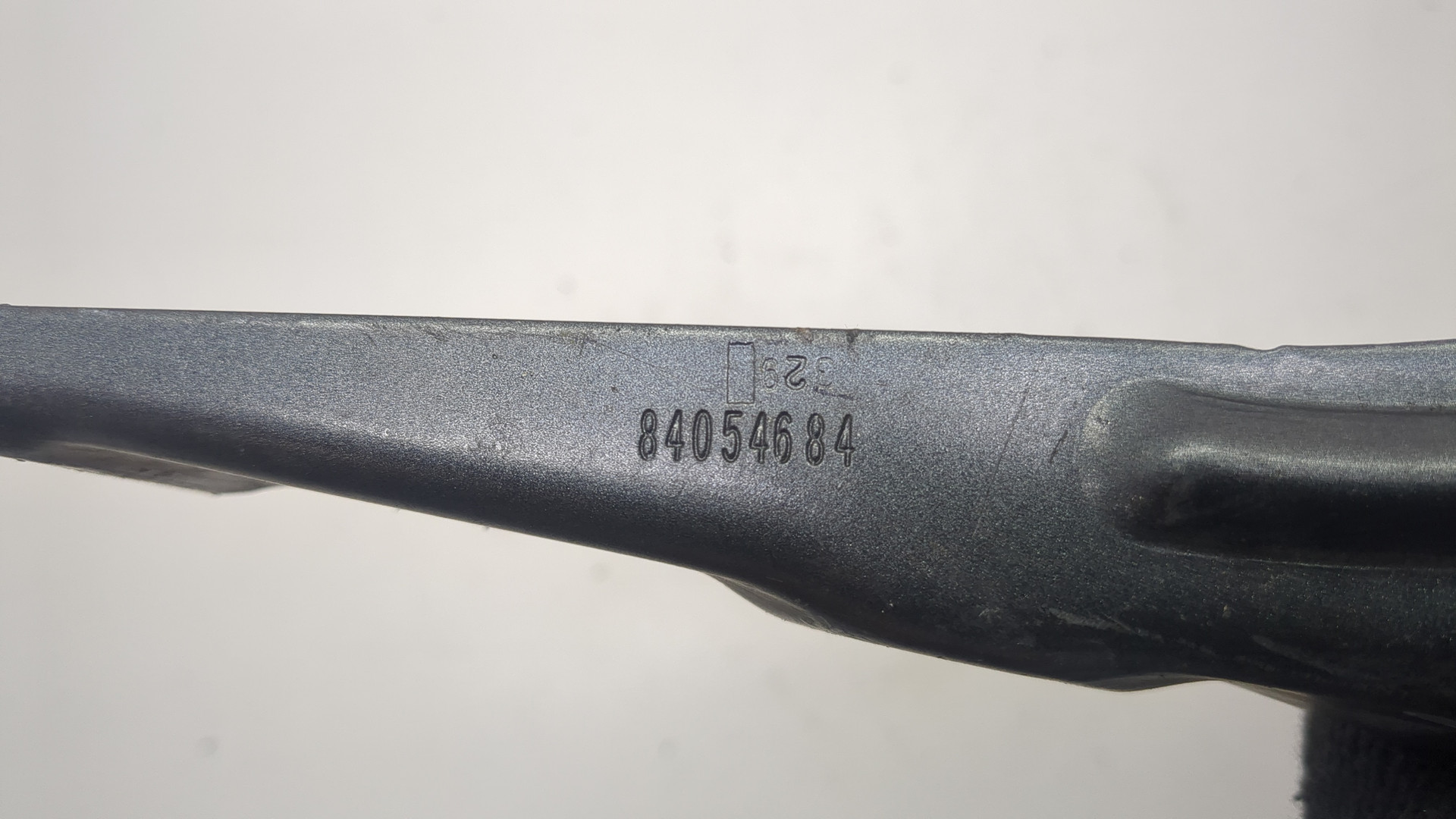 Петля капота правая