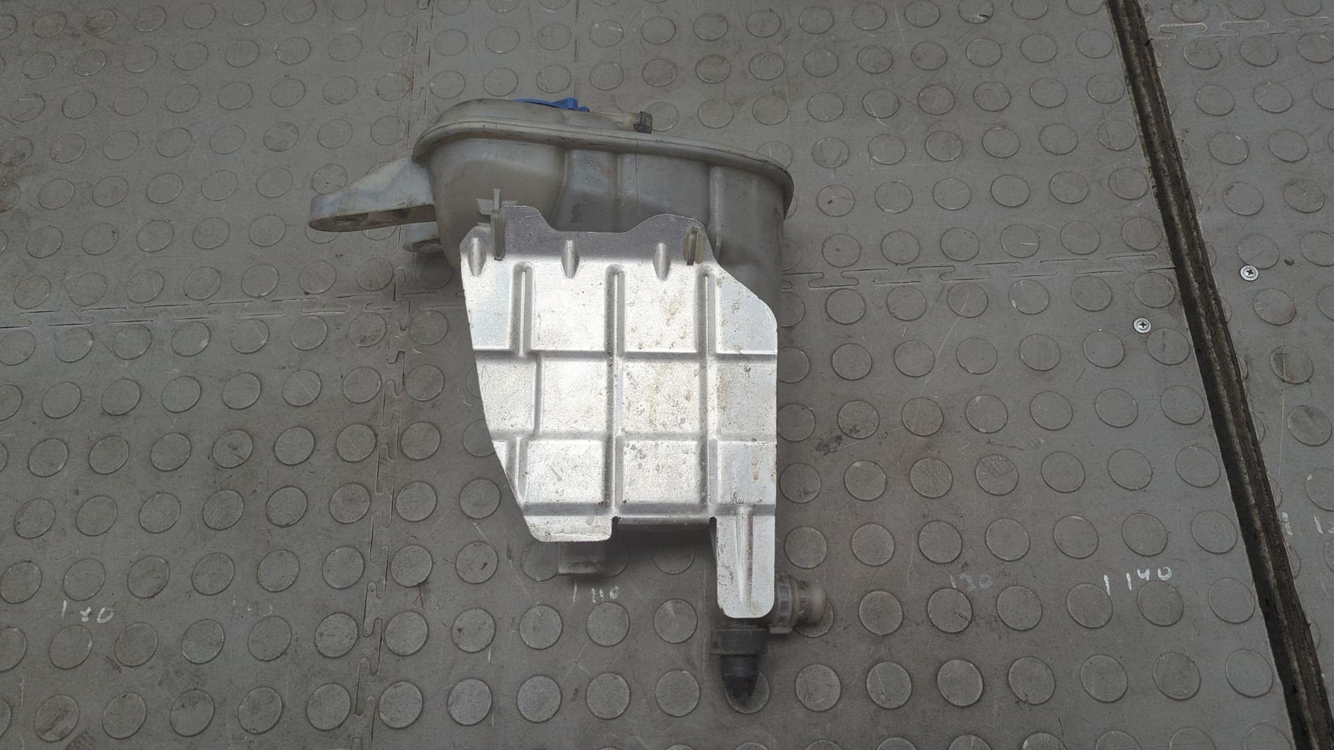 Бачок расширительный