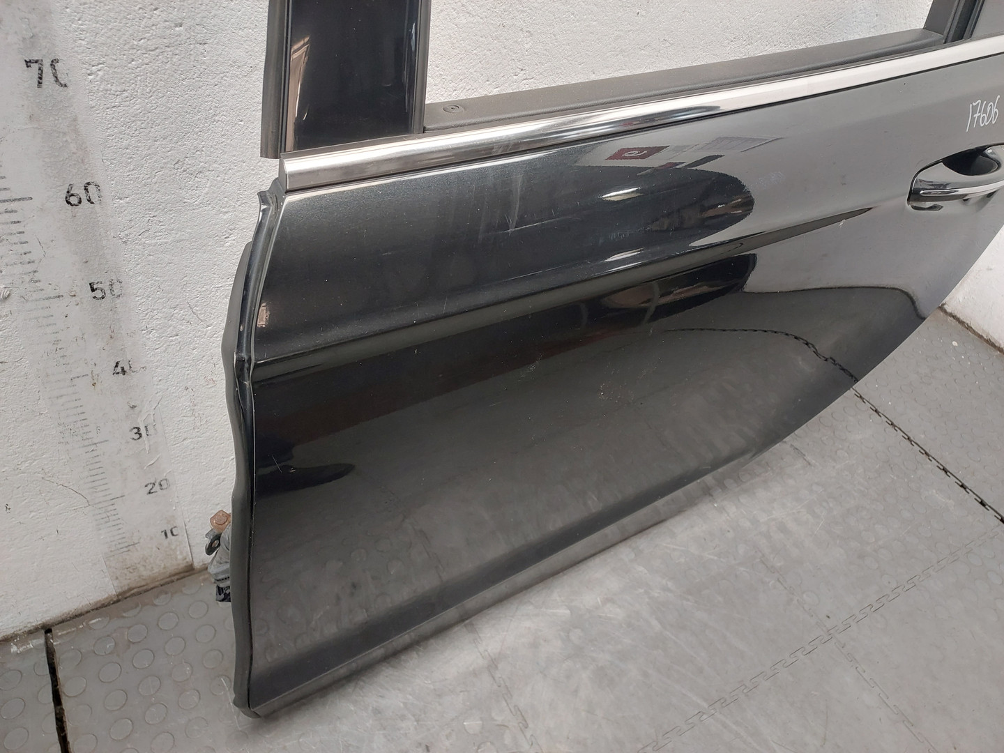 Дверь задняя левая