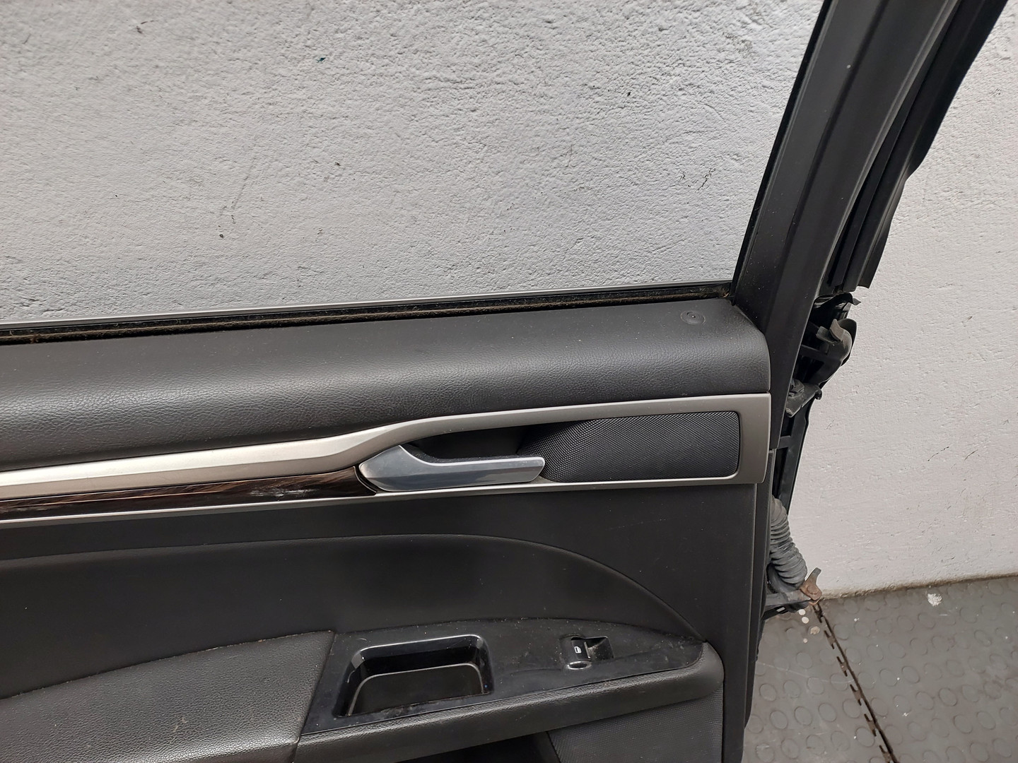 Дверь задняя левая