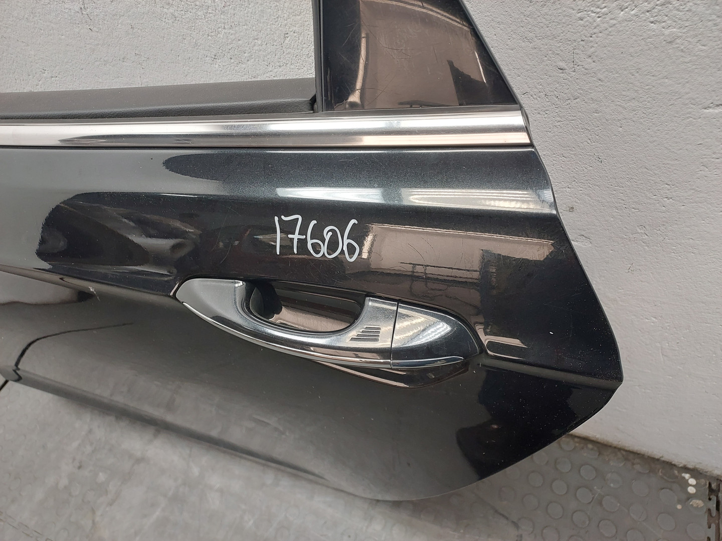 Дверь задняя левая