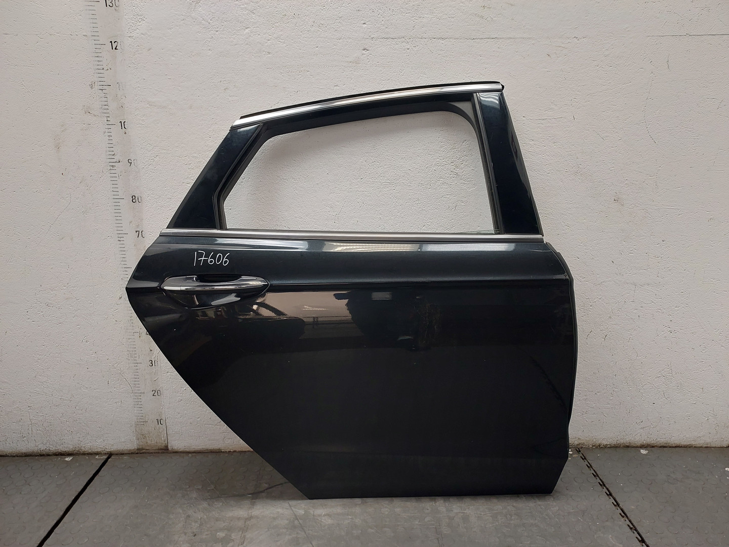 Дверь задняя правая