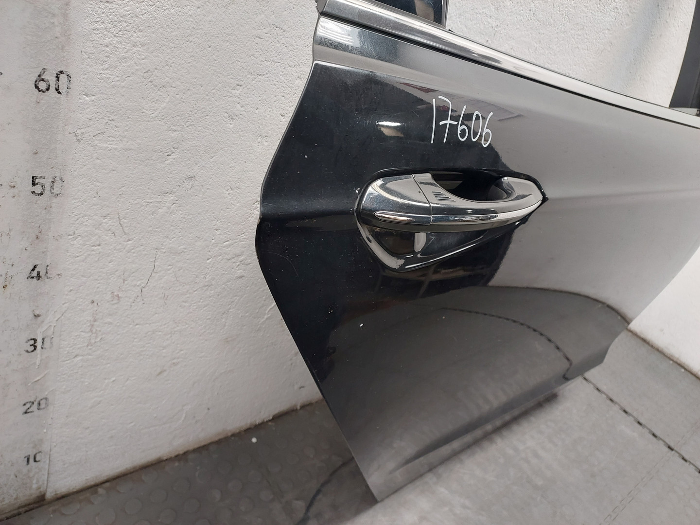 Дверь задняя правая