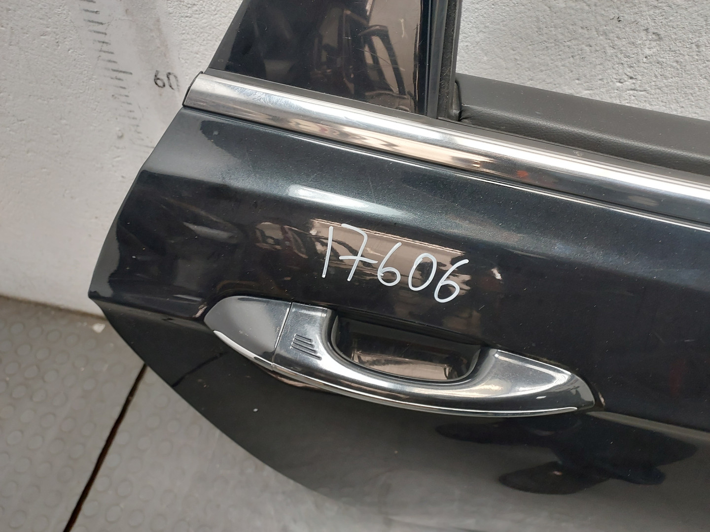 Дверь задняя правая