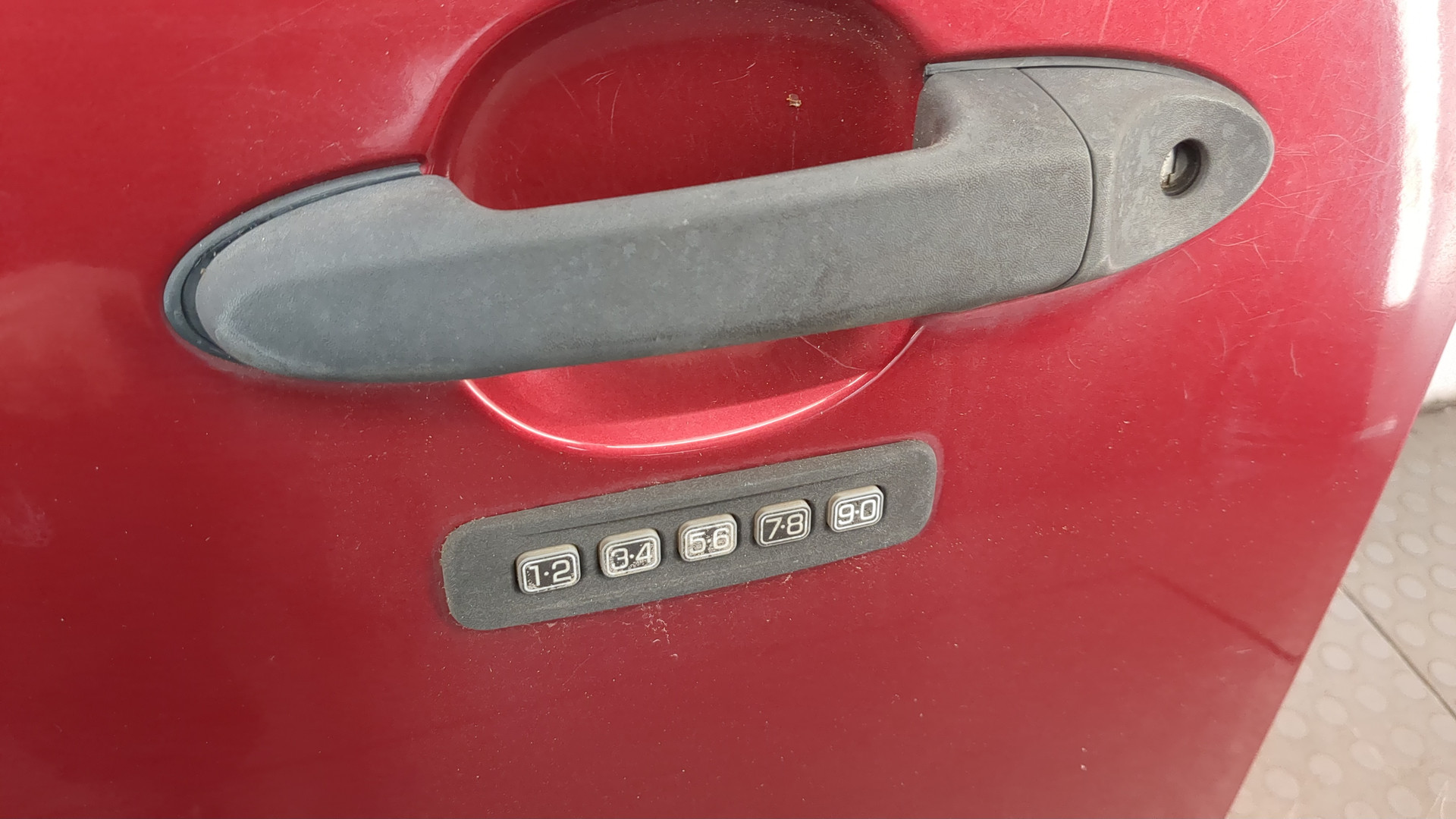 Дверь передняя левая