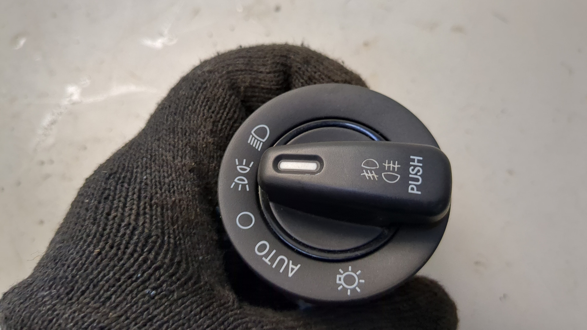 Переключатель света фар