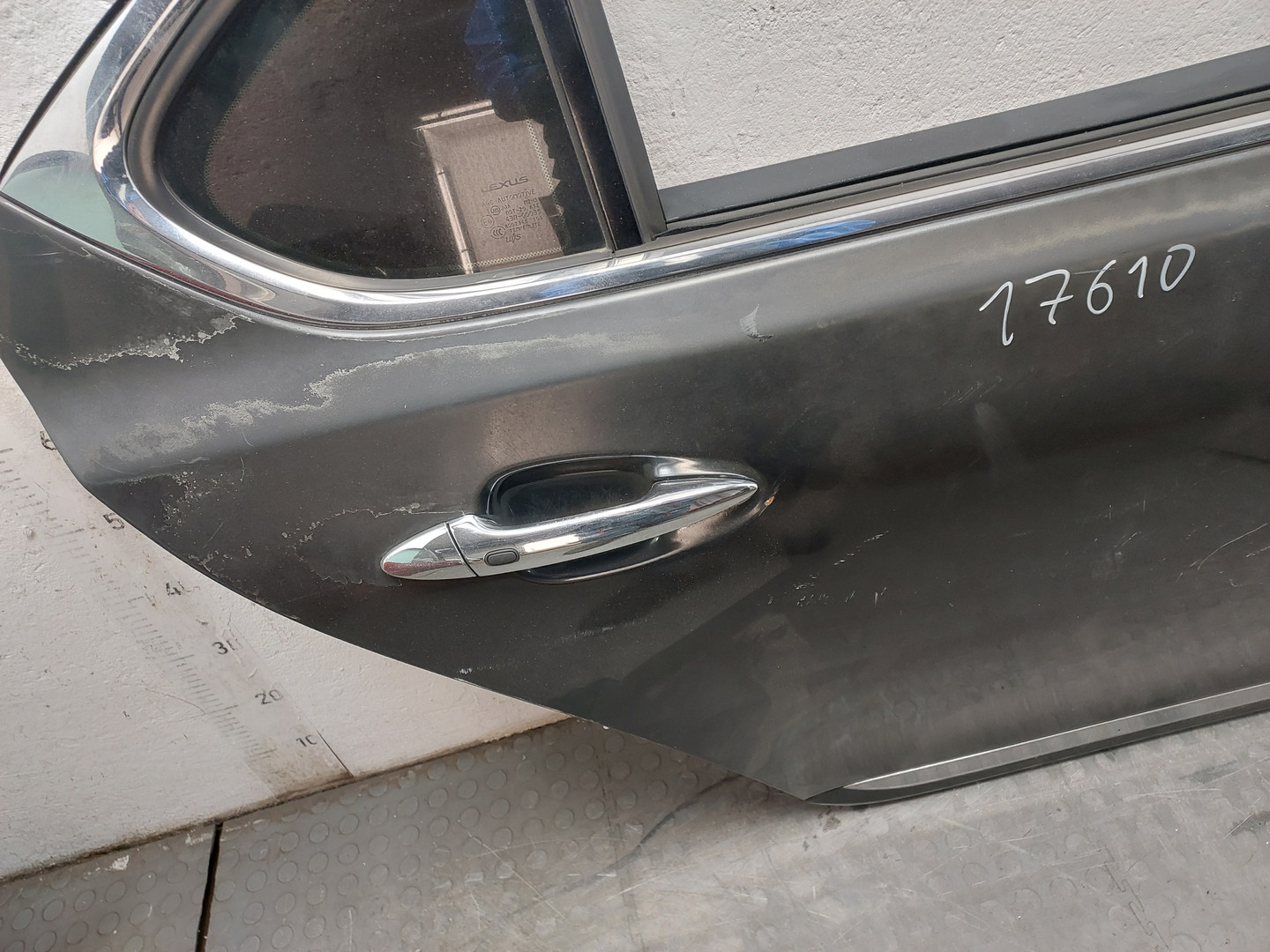 Дверь задняя правая