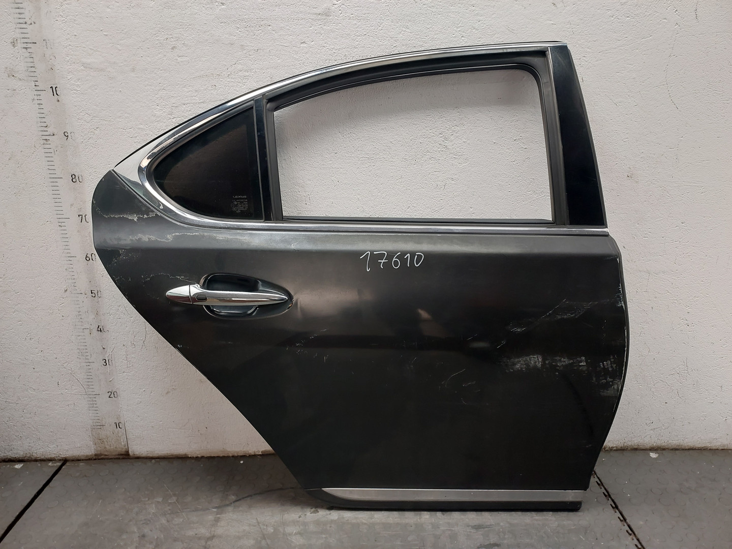 Дверь задняя правая