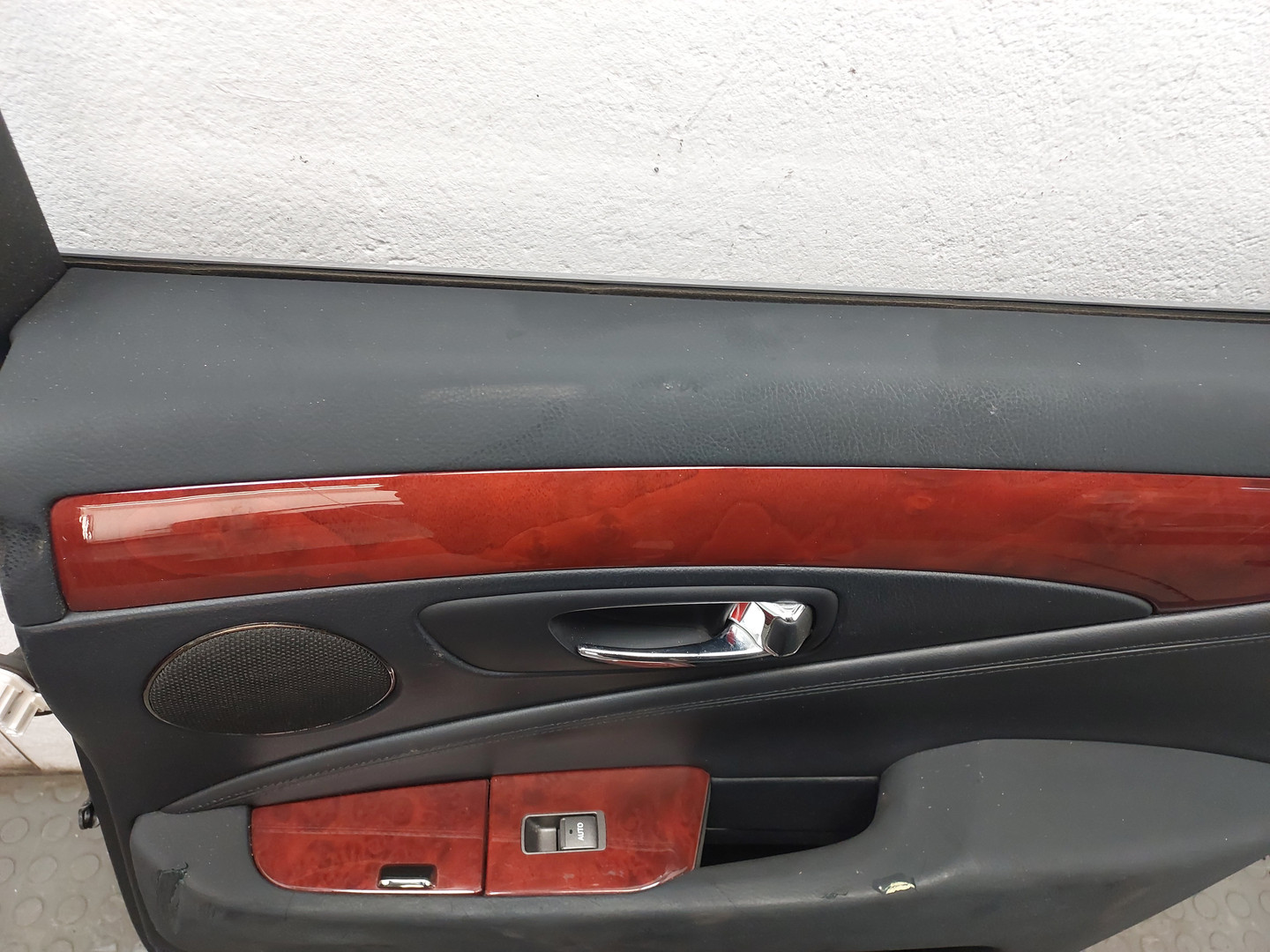 Дверь задняя правая