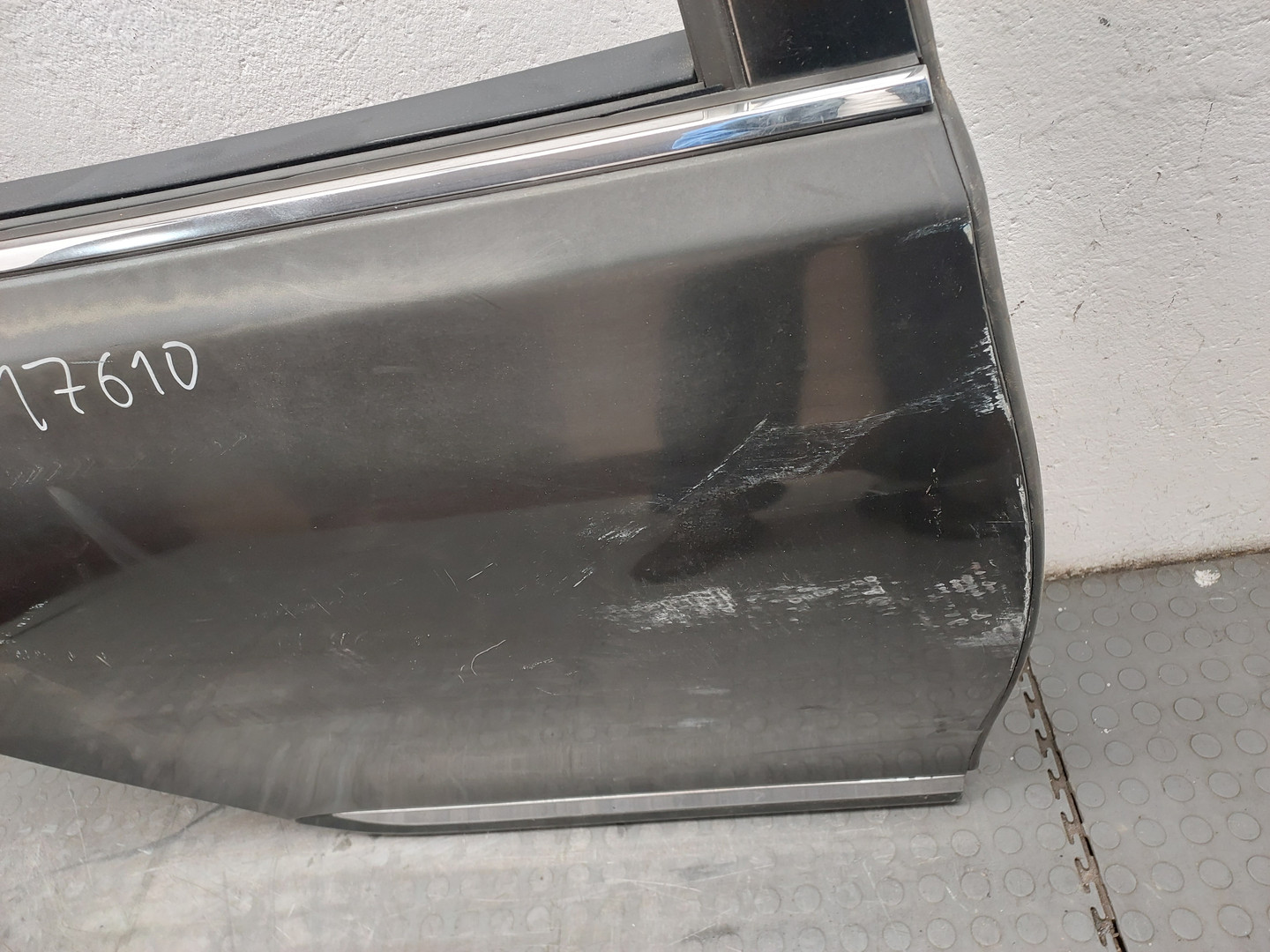 Дверь задняя правая