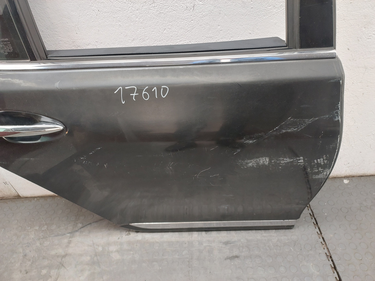 Дверь задняя правая