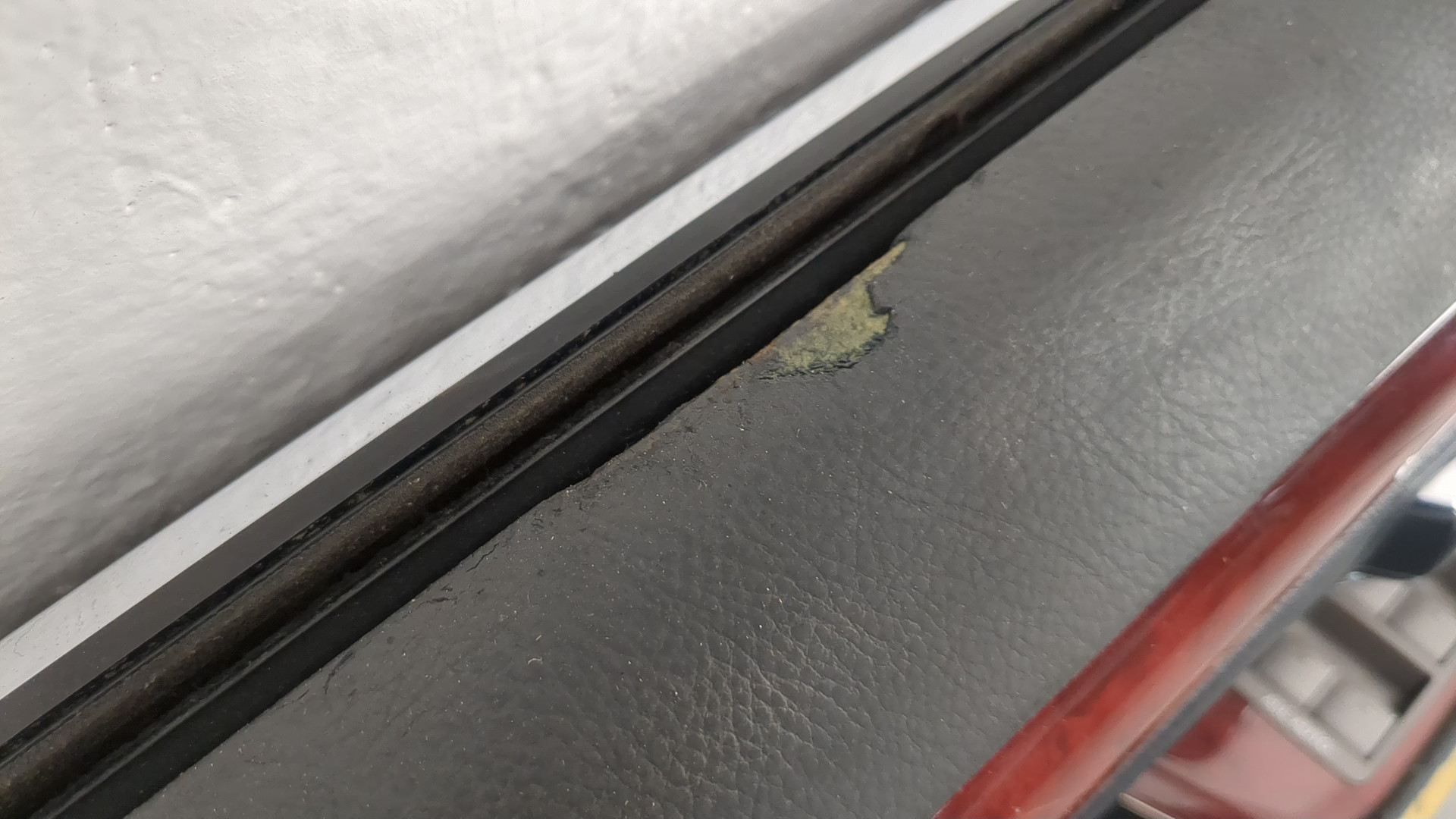 Дверь передняя левая