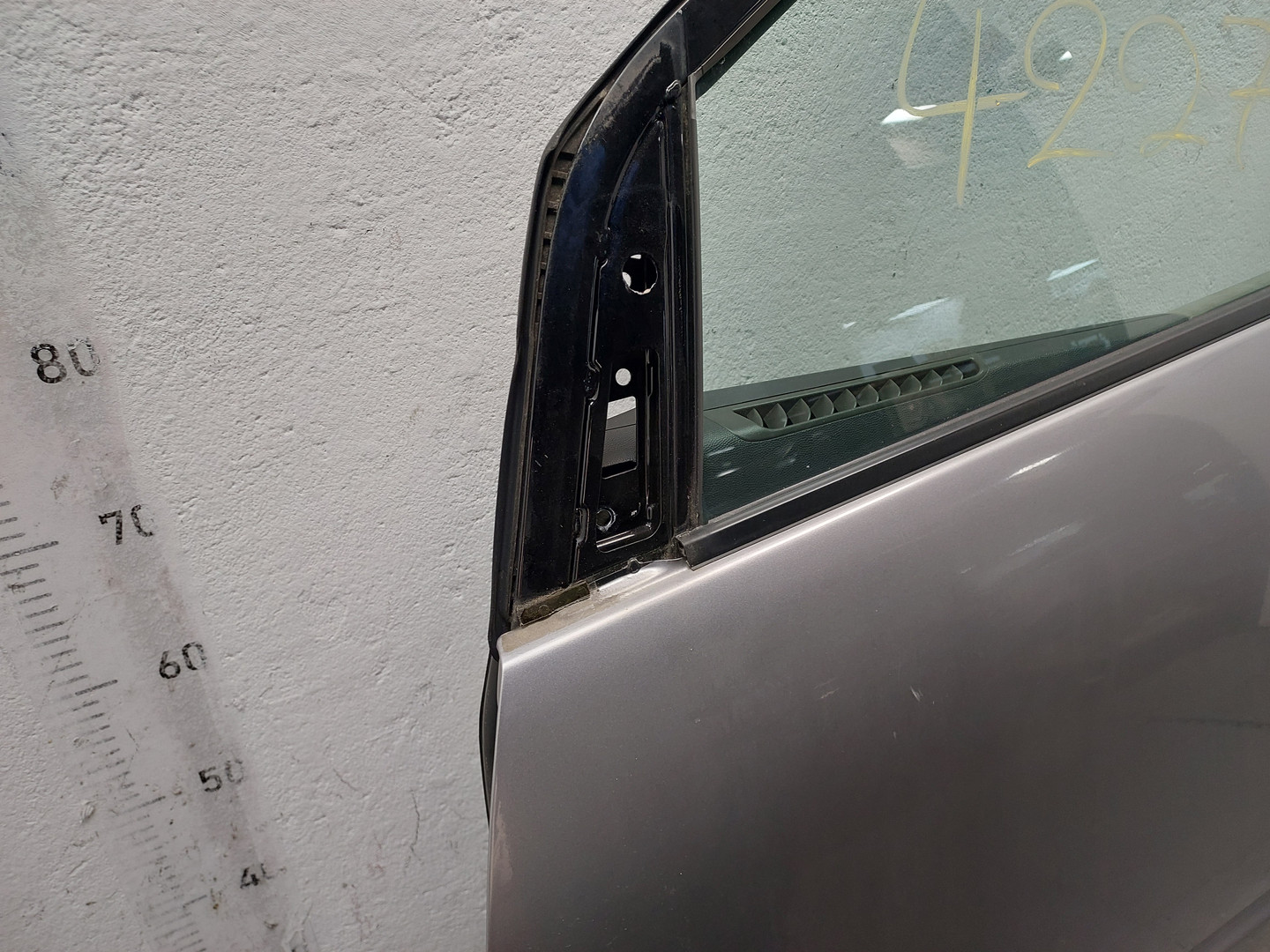 Дверь передняя левая