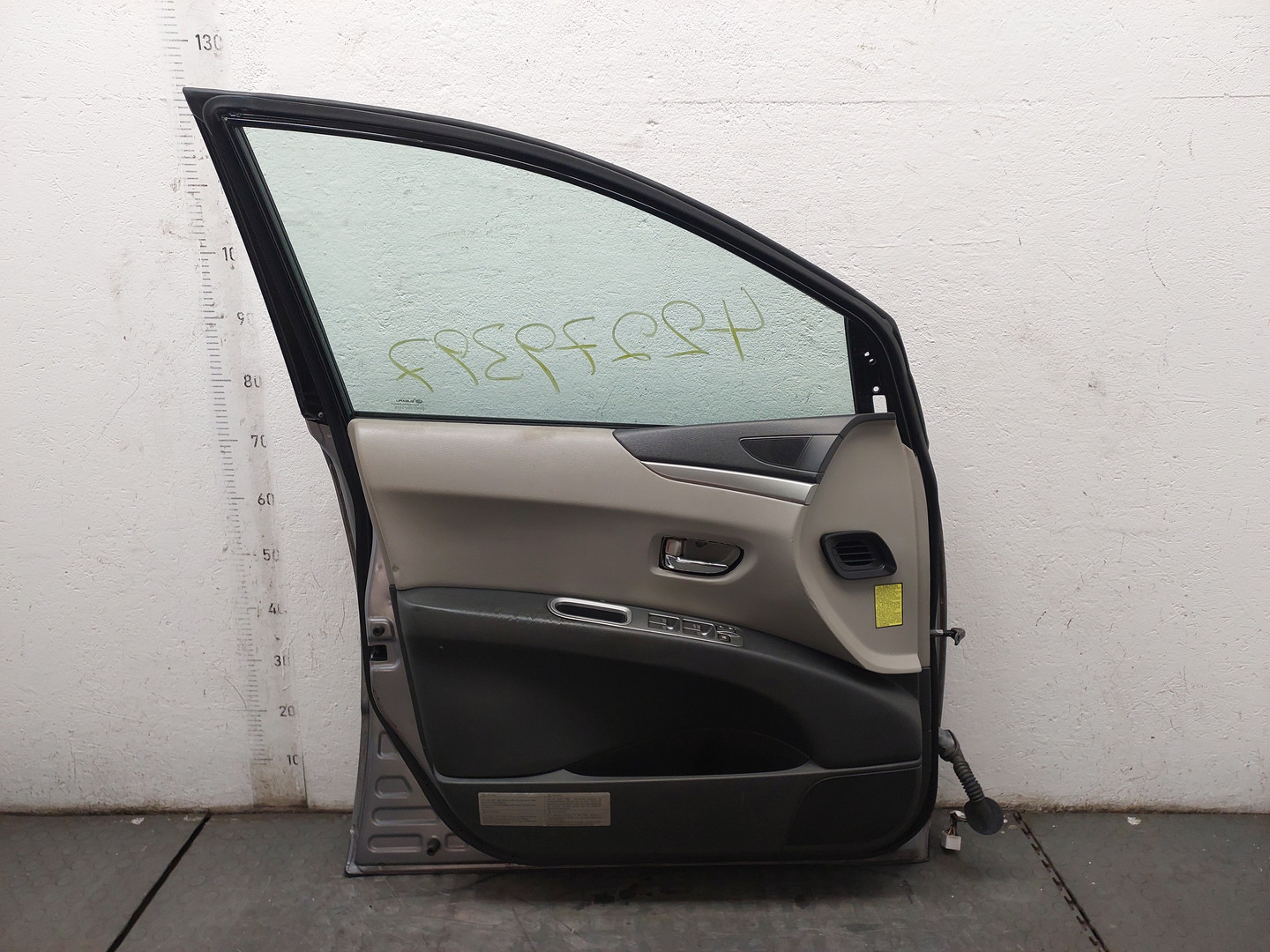 Дверь передняя левая