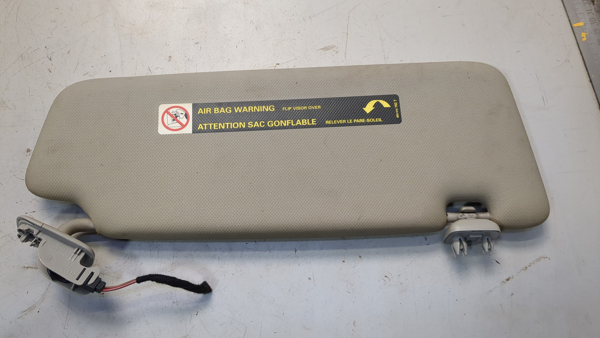 Козырек солнцезащитный