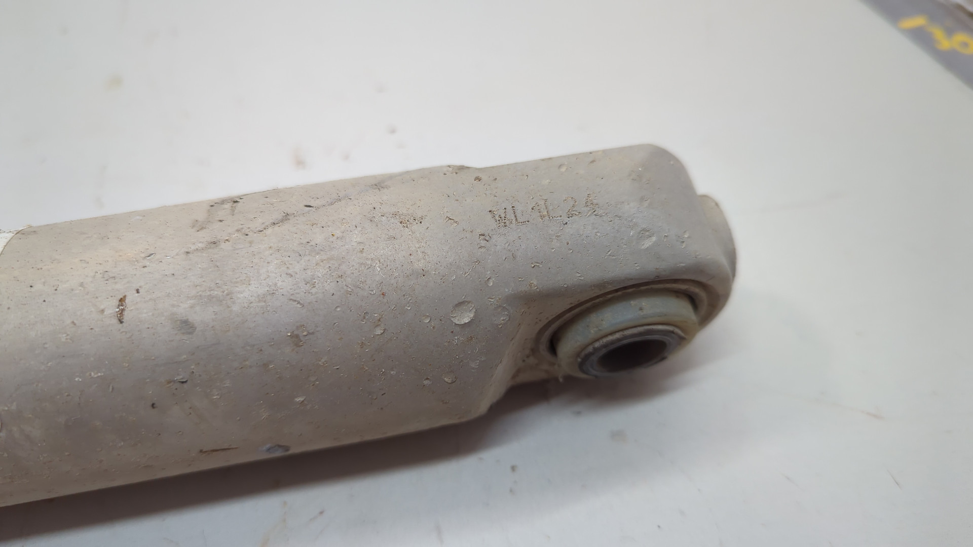 Амортизатор задний (стойка)