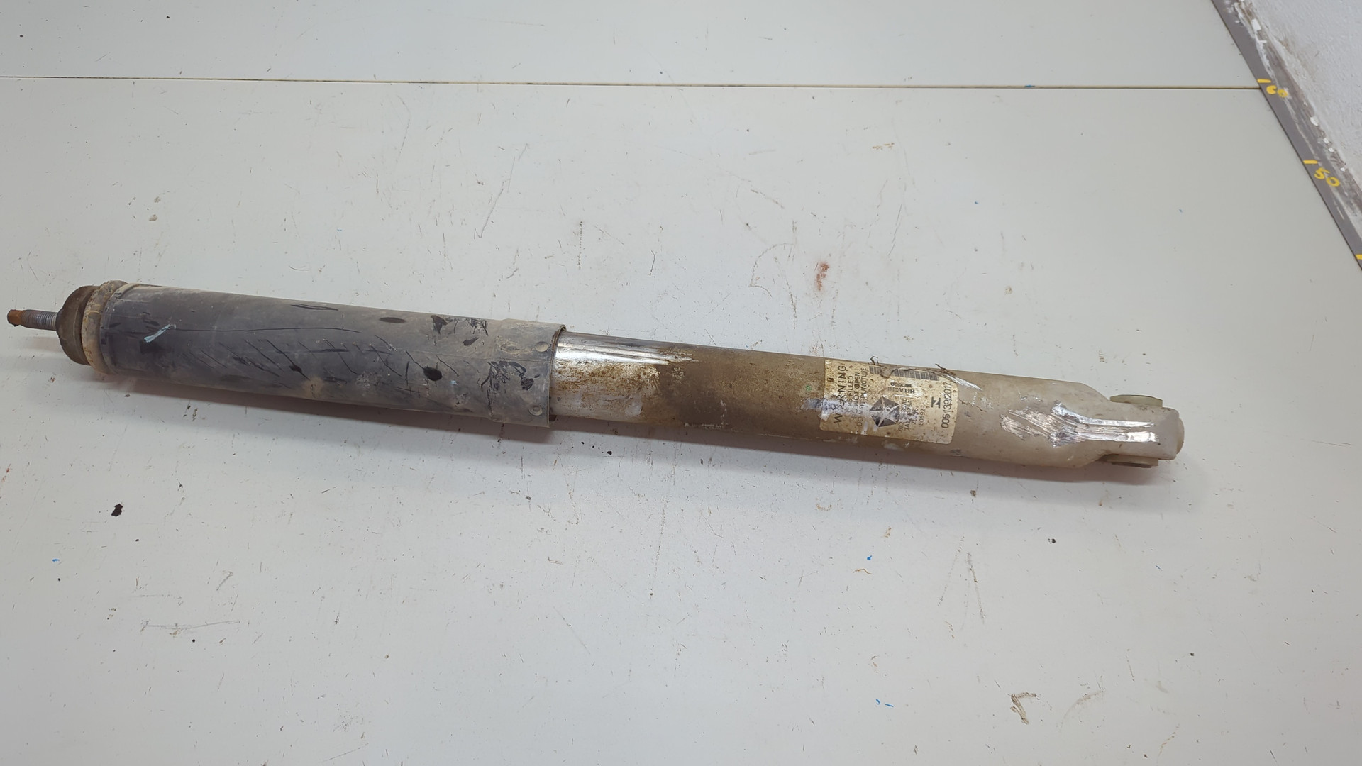 Амортизатор задний (стойка)