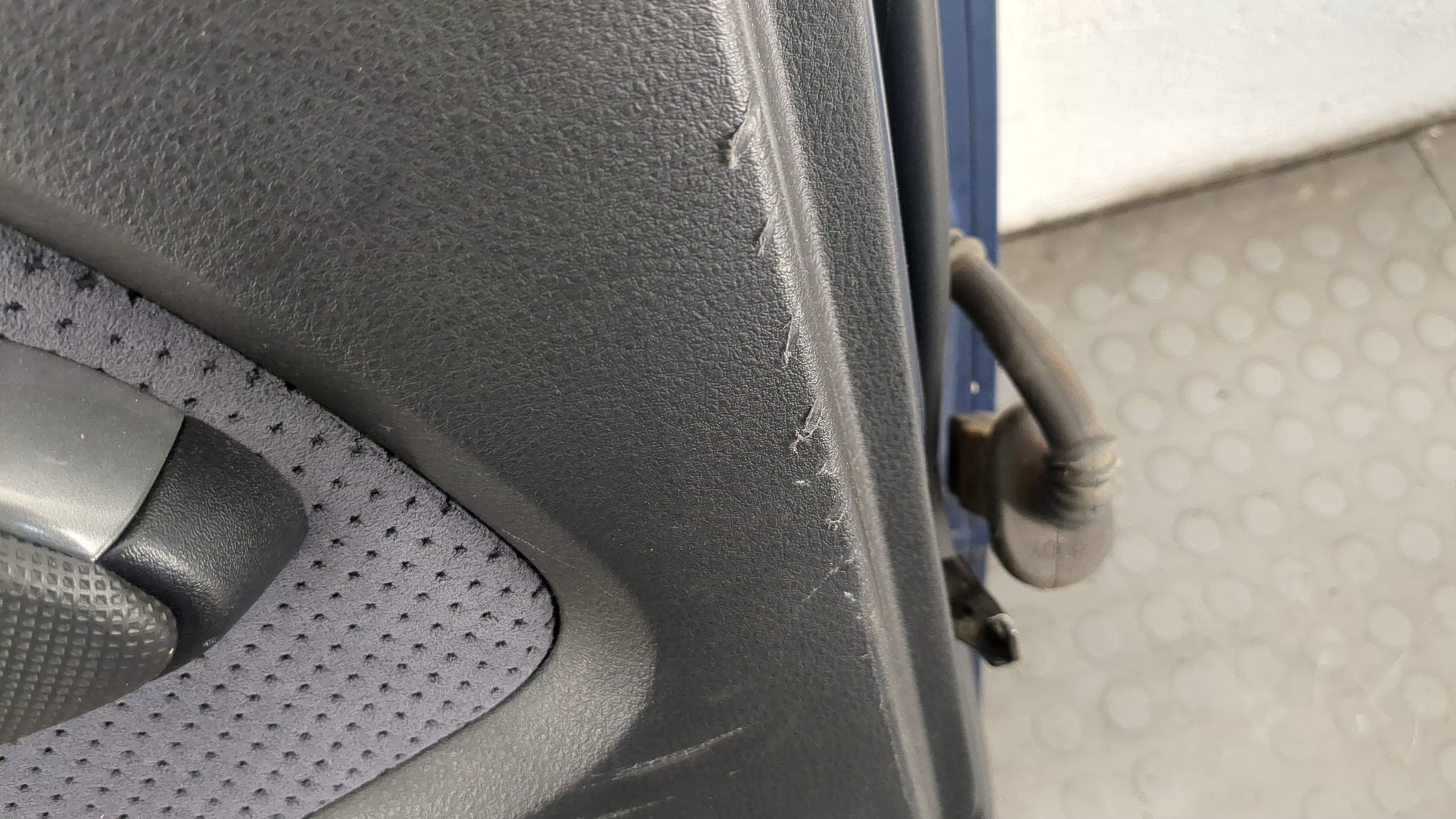 Дверь задняя левая