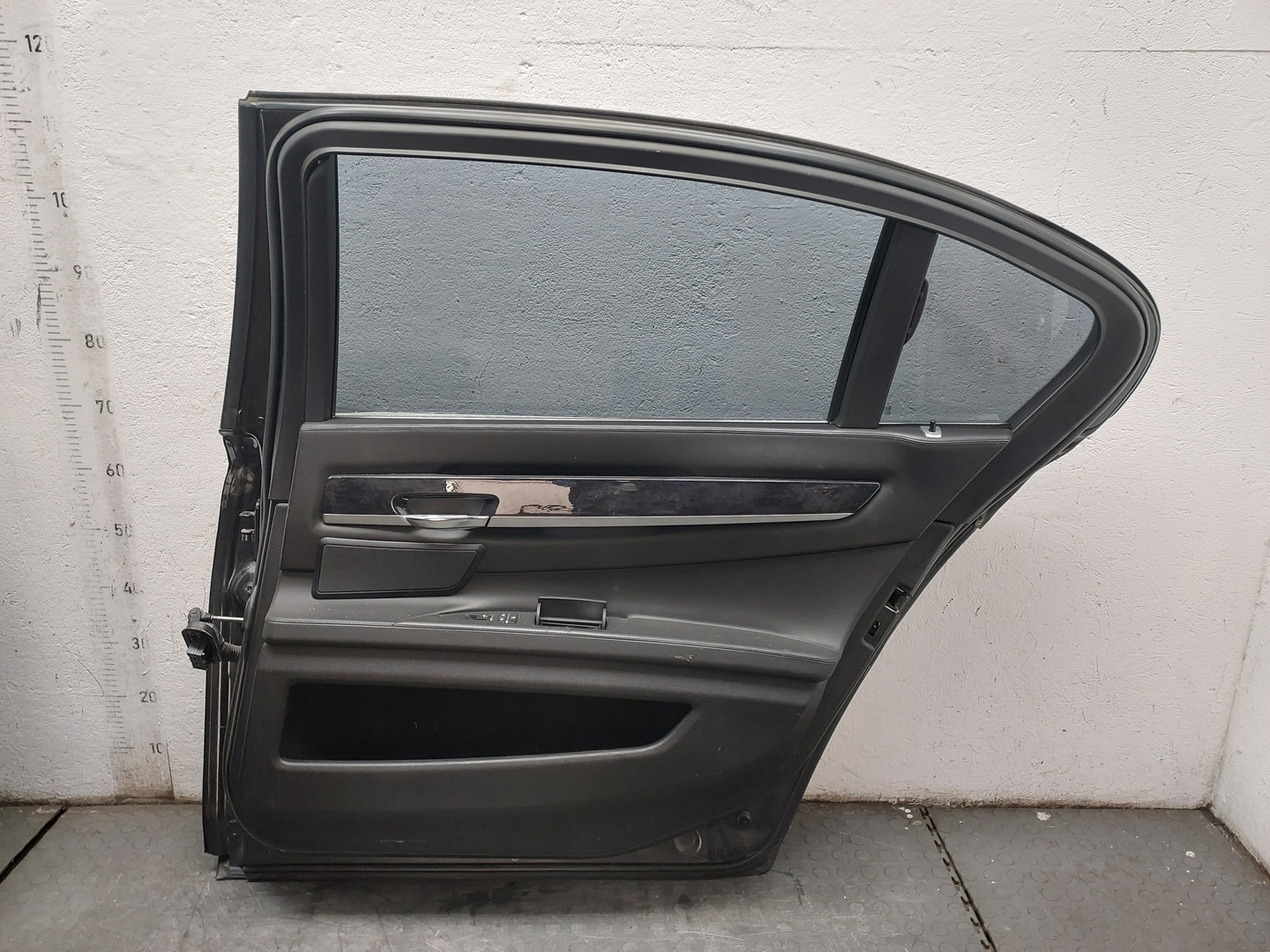 Дверь задняя правая