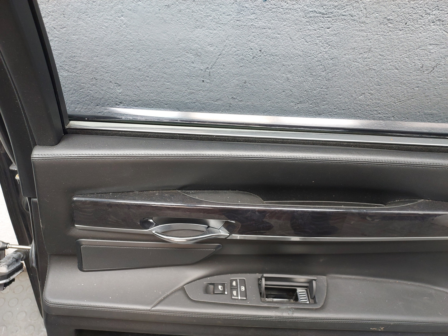 Дверь задняя правая