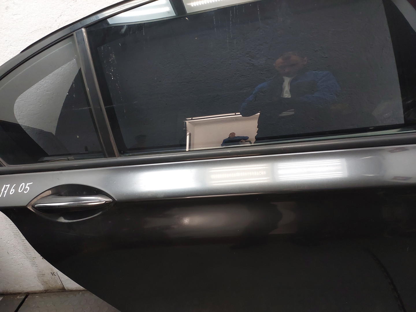 Дверь задняя правая