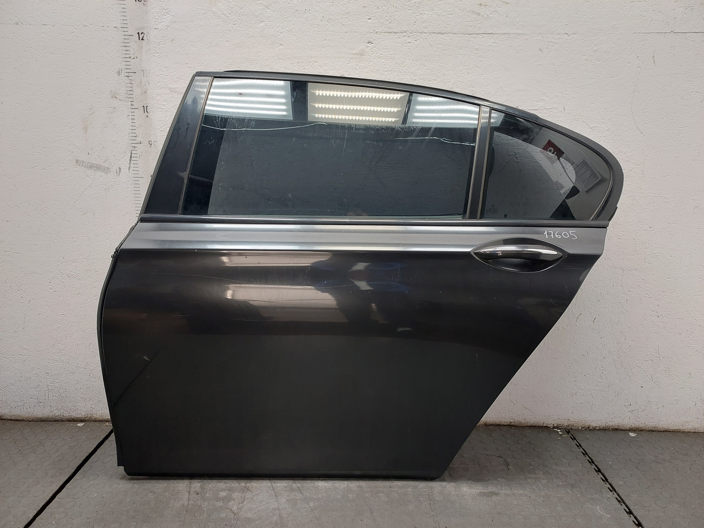 Дверь задняя левая