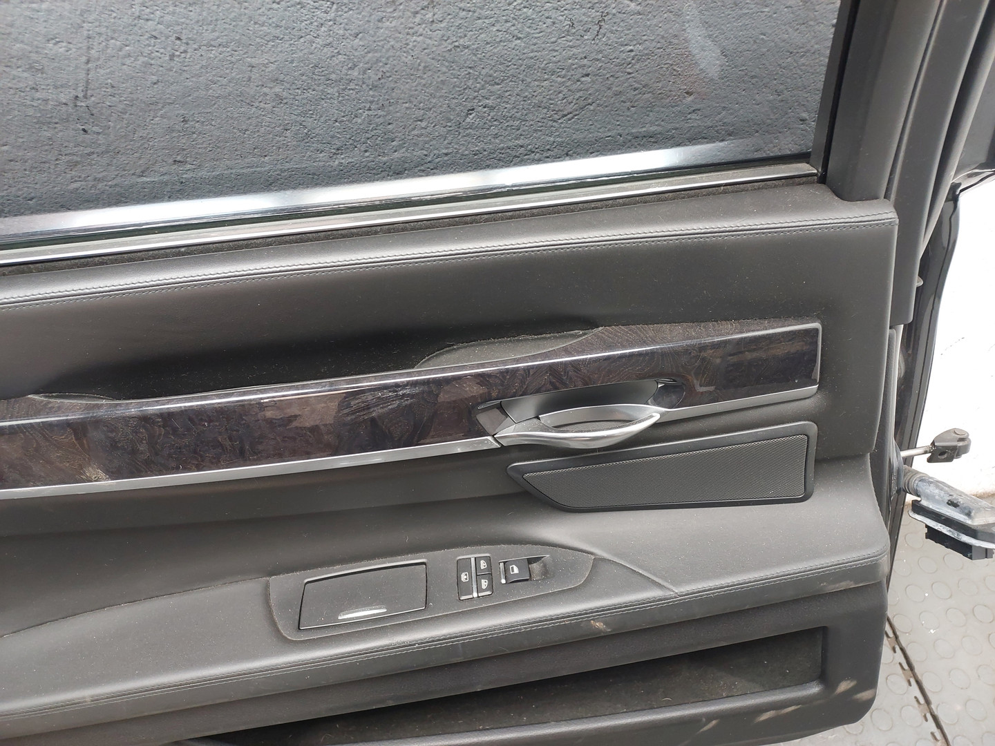 Дверь задняя левая