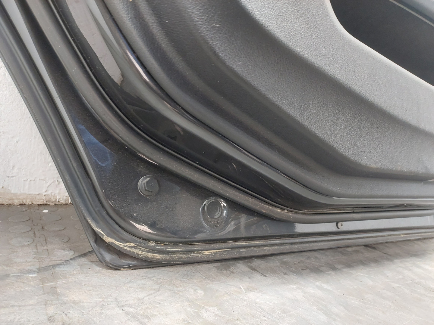 Дверь задняя левая