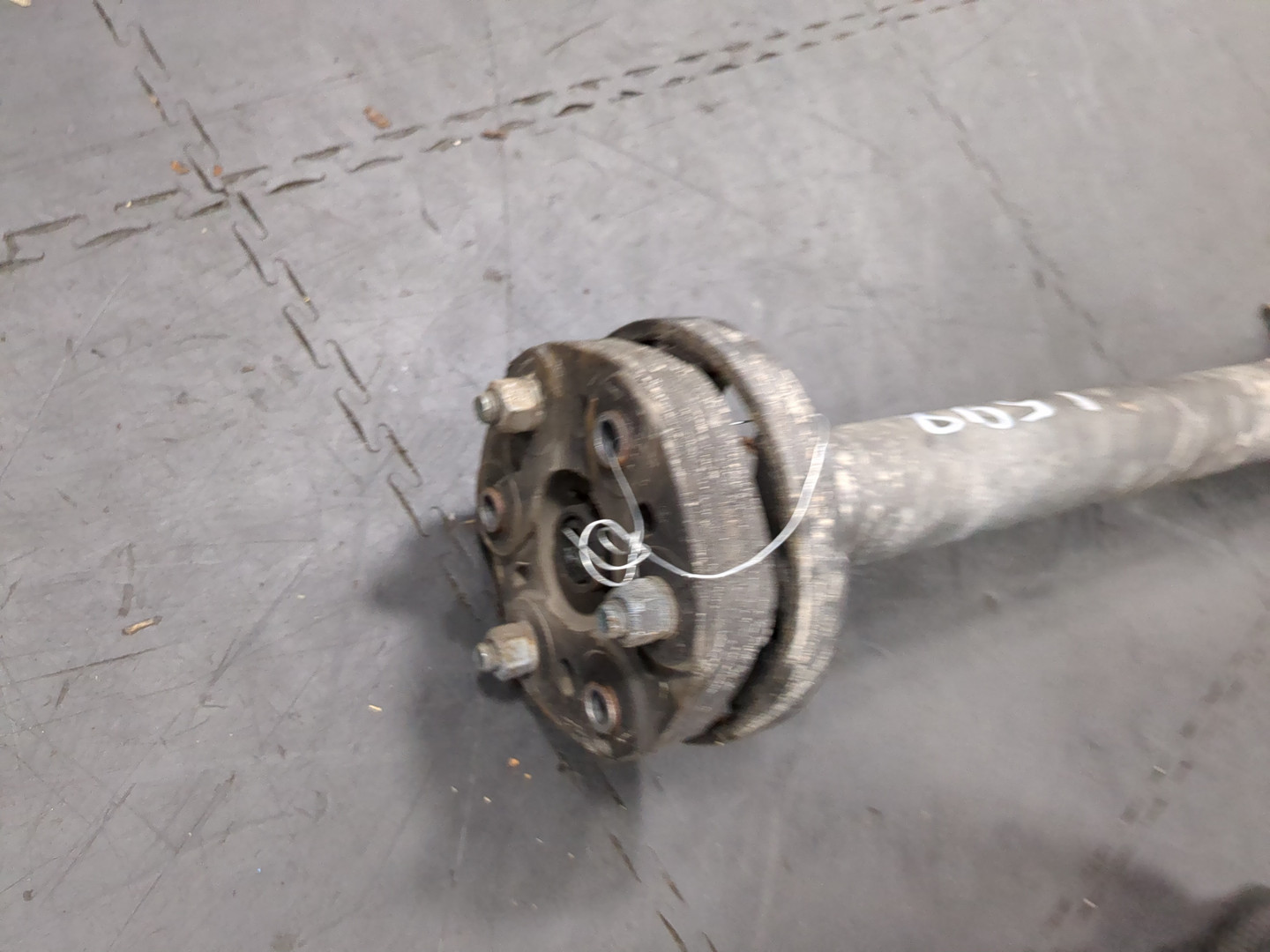 Вал карданный задний