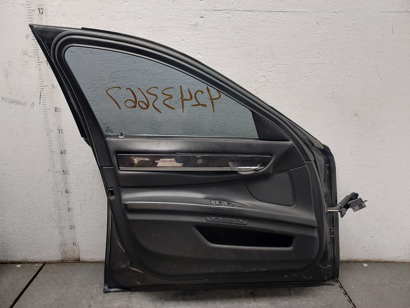 Дверь передняя левая