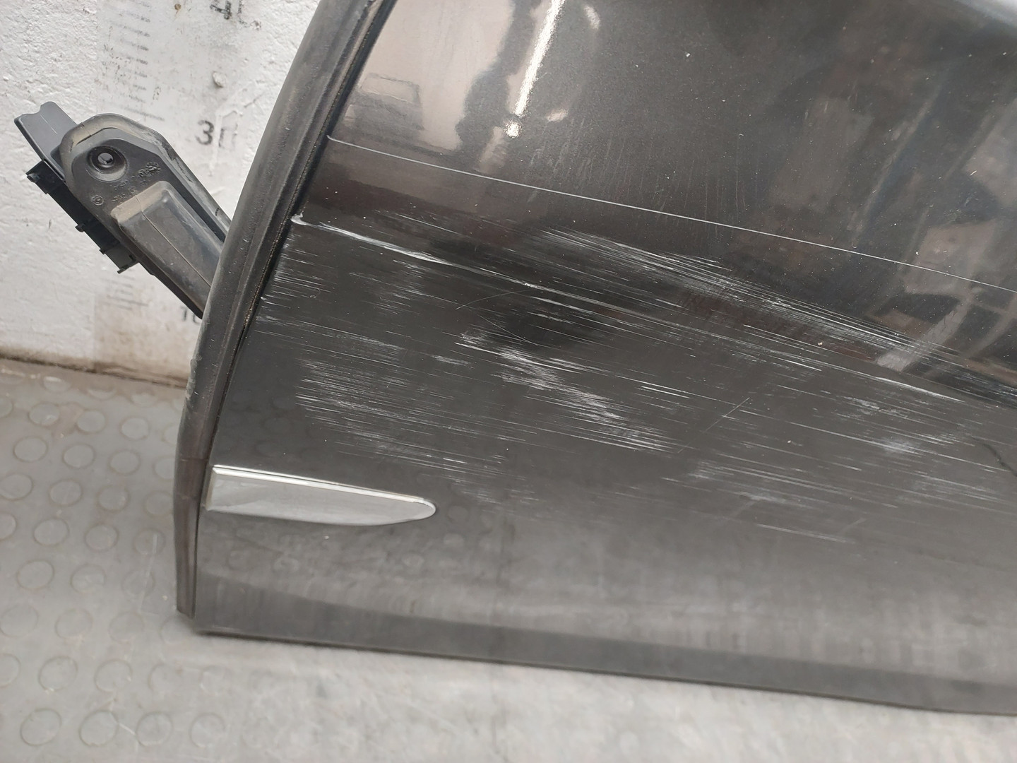 Дверь передняя левая