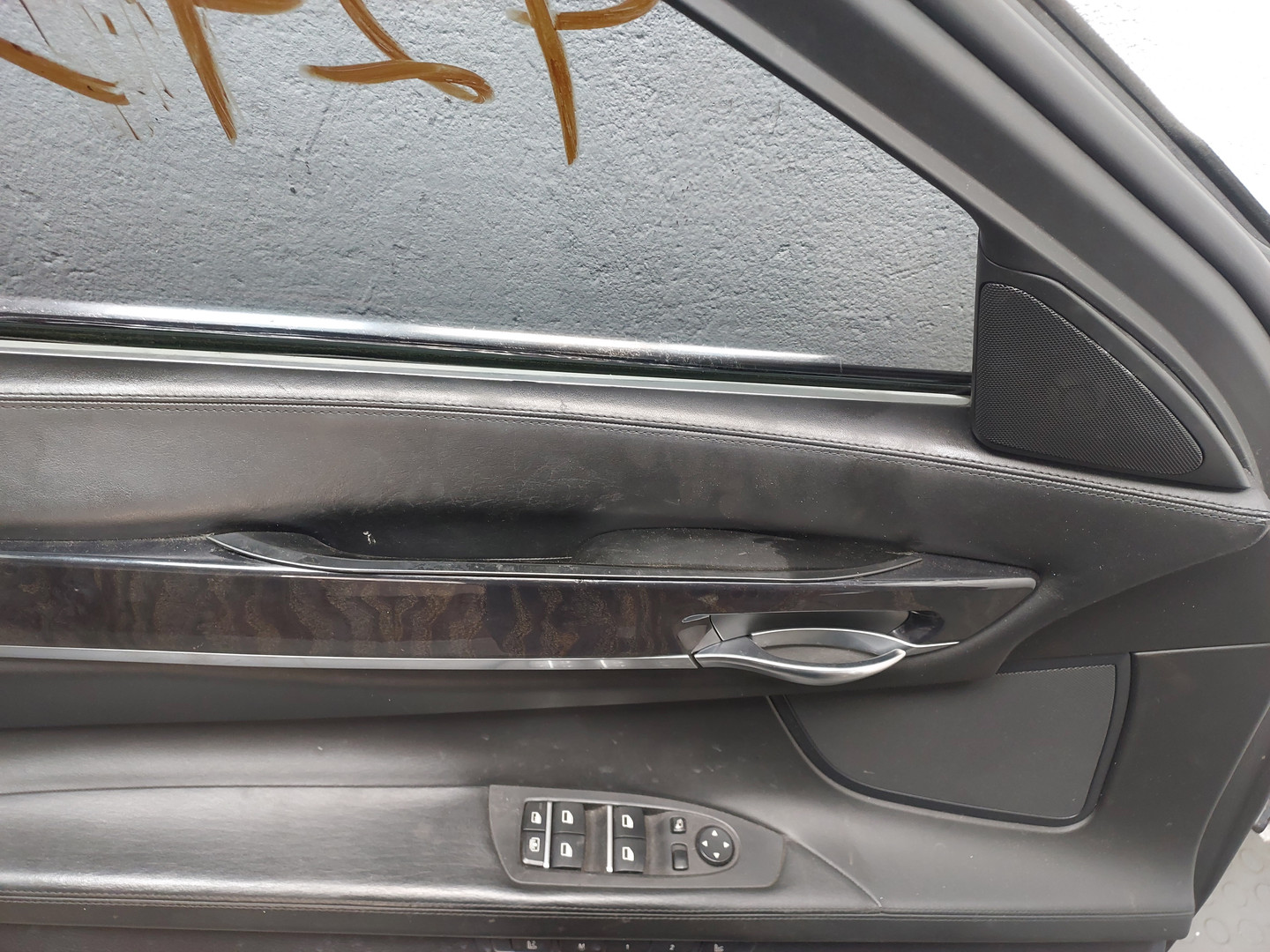 Дверь передняя левая